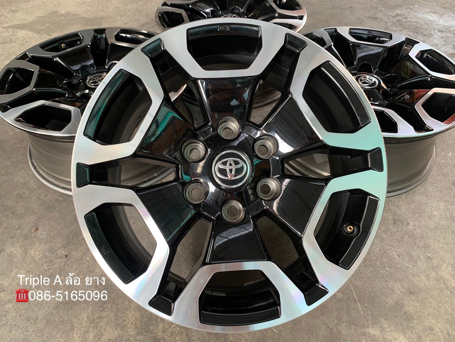ล้อแม็ก Toyota Revo รุ่นใหม่ล่าสุด ขอบ 18 ดำหน้าเงา ใส่กับ Toyota Fortuner, Revo, Vigo 6รู139 ได้เลย ล้อแม็ก Toyota Revo รุ่นใหม่ล่าสุด ขอบ 18 ดำหน้าเงา ใส่กับ Toyota Fortuner, Revo, Vigo 6รู139 ได้เลย