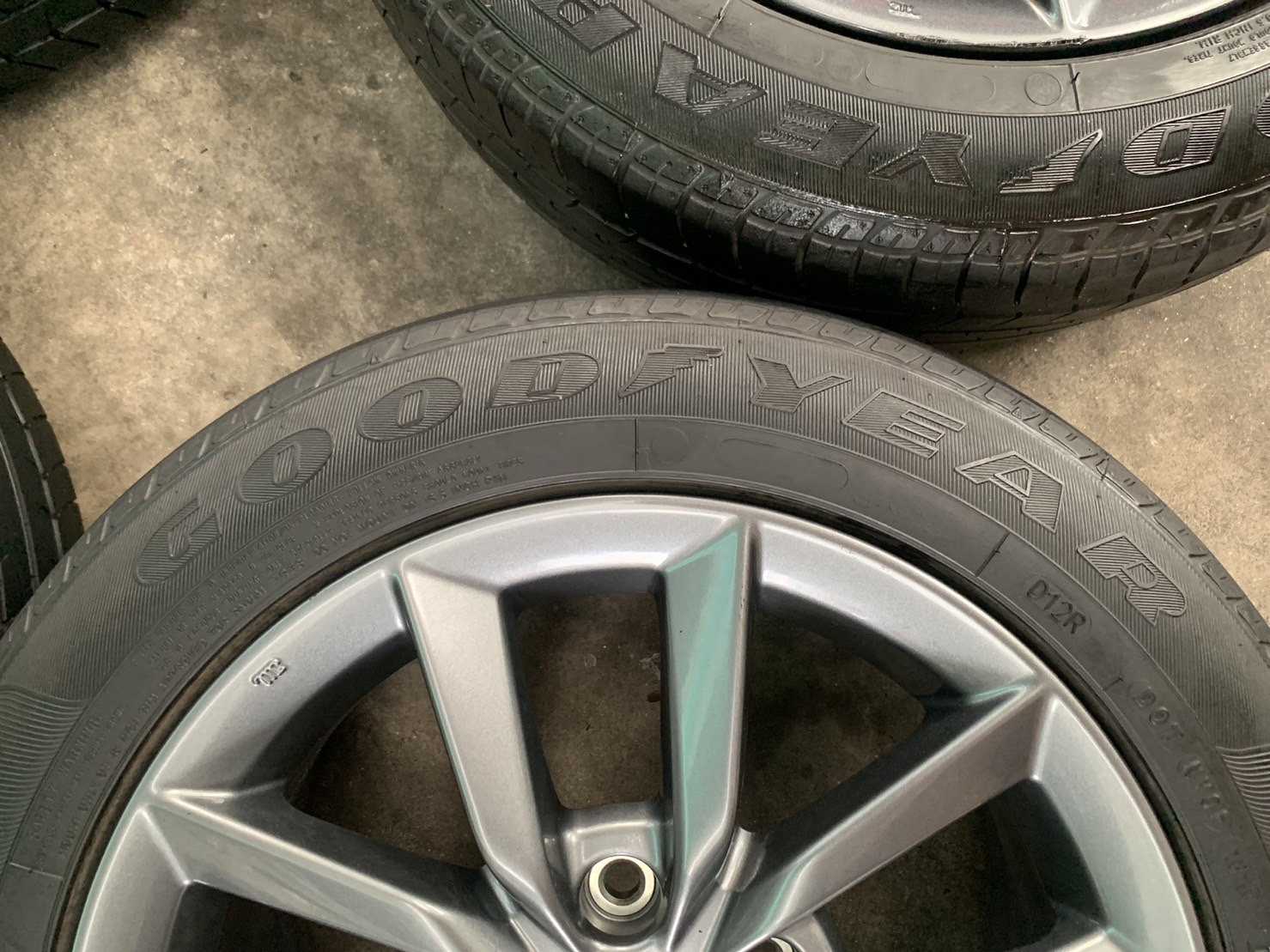 ล้อแม็ก Honda Civic ขอบ 16 สีเทากัน แถมยาง 205-55-16 GoodYear ปี 19 ล้อแม็ก Honda Civic ขอบ 16 สีเทากัน แถมยาง 205-55-16 GoodYear ปี 19