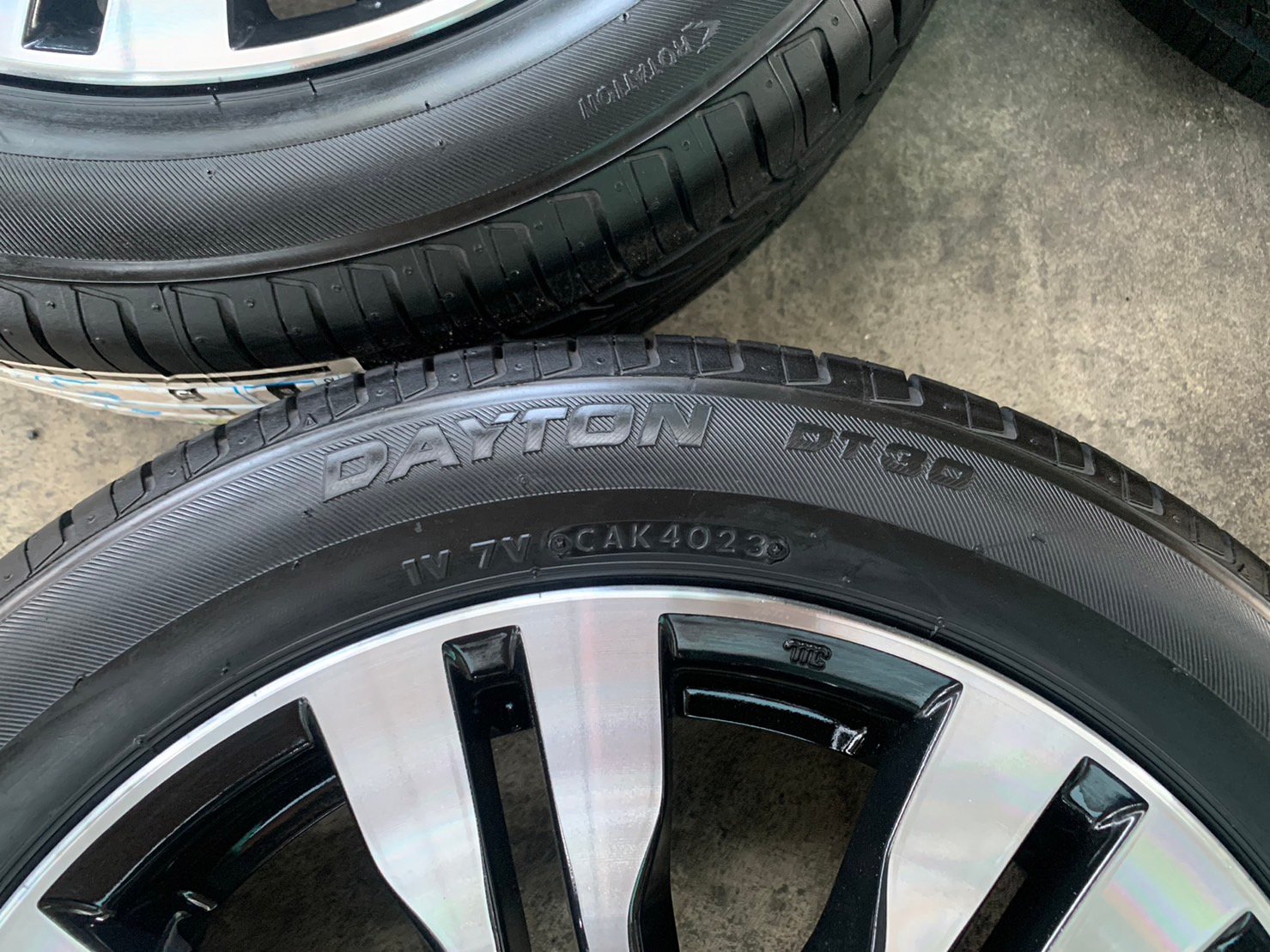 ล้อแม็ก Honda City ก้านคู่ ขอบ 16 ดำหน้าเงา พร้อมยางใหม่ 185-55-16 DAYTON By Bridgestone ปี 23 ล้อแม็ก Honda City ก้านคู่ ขอบ 16 ดำหน้าเงา พร้อมยางใหม่ 185-55-16 DAYTON By Bridgestone ปี 23