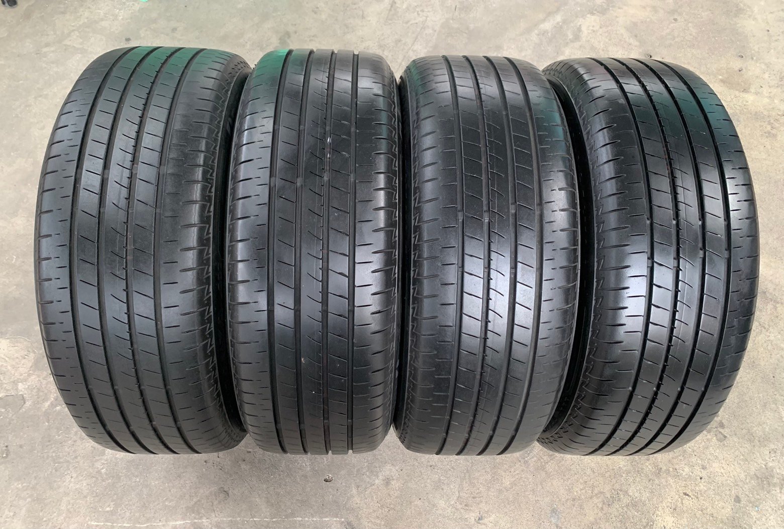 ล้อแม็ก Toyota ขอบ 17 พร้อมยาง 215-55-17 Bridgestone ปี 19 ใส่กับ รถตู้ Commuter 6รู139 ได้เลย