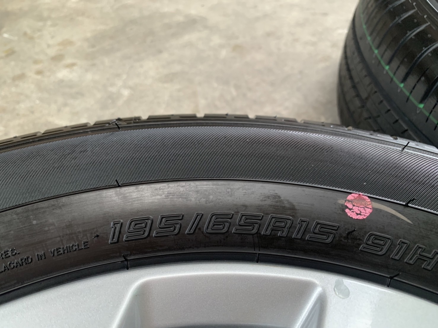 ล้อแม็กป้ายแดง Nissan Almera รุ่นใหม่ล่าสุด ขอบ 15 พร้อมยางใหม่ป้ายแดง 195-65-15 Dunlop ปี 22 ใหม่กริ๊บ ล้อแม็กป้ายแดง Nissan Almera รุ่นใหม่ล่าสุด ขอบ 15 พร้อมยางใหม่ป้ายแดง 195-65-15 Dunlop ปี 22 ใหม่กริ๊บ