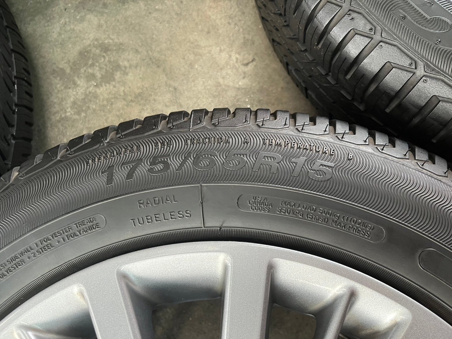 ล้อแม็ก Honda City ขอบ 15 พร้อมยาง 175-65-15 GoodYear ปลายปี 20 ล้อแม็ก Honda City ขอบ 15 พร้อมยาง 175-65-15 GoodYear ปลายปี 20