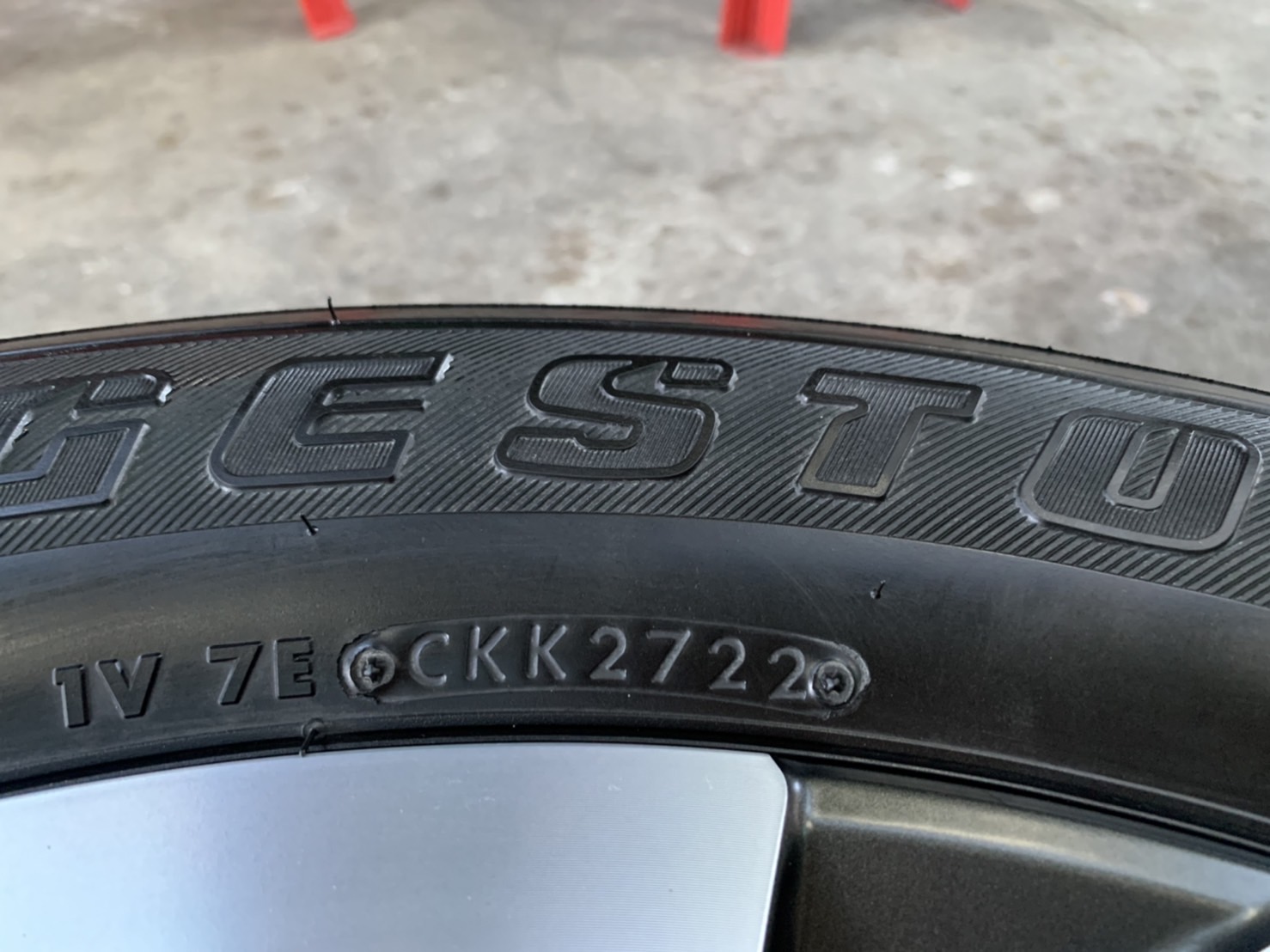 ล้อแม็กป้ายแดง ISUZU MU-X รุ่นใหม่ล่าสุด ขอบ 20 พร้อมยางป้ายแดง 265-50-20 Bridgestone ปี 22 สวยกริ๊บ ล้อแม็กป้ายแดง ISUZU MU-X รุ่นใหม่ล่าสุด ขอบ 20 พร้อมยางป้ายแดง 265-50-20 Bridgestone ปี 22 สวยกริ๊บ