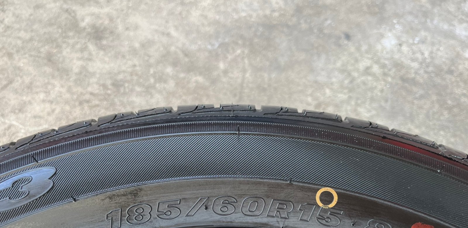 ยางใหม่ป้ายแดง 185-60-15 Maxxis ปี 24 ใหม่กริ๊บ ถอดจากโชว์รูมรถ