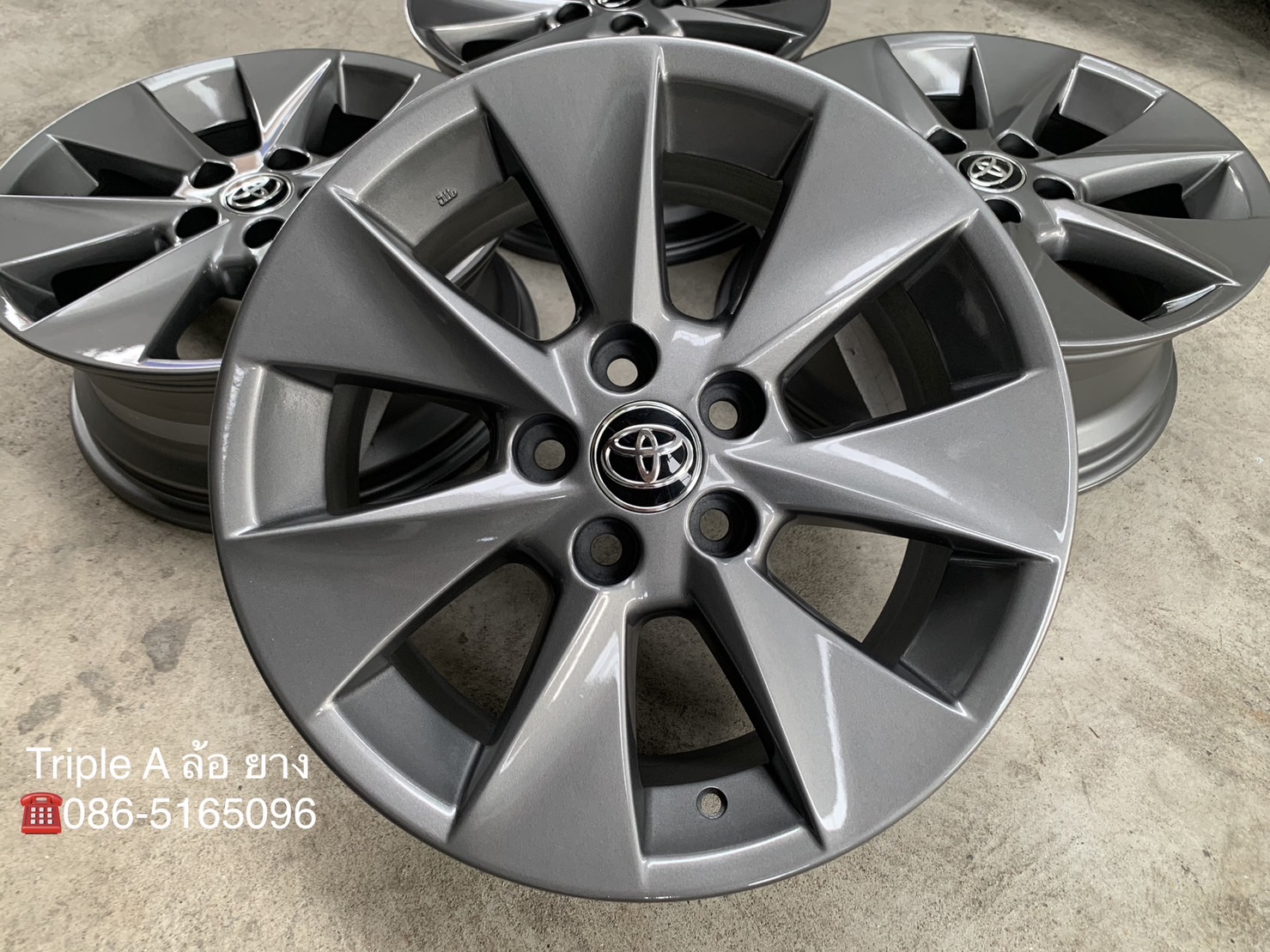 ล้อแม็ก 5รู114 Toyota Alphard (ลายใบพัด) ขอบ 17 สีเทา สวยกริ๊บ ล้อแม็ก 5รู114 Toyota Alphard (ลายใบพัด) ขอบ 17 สีเทา สวยกริ๊บ