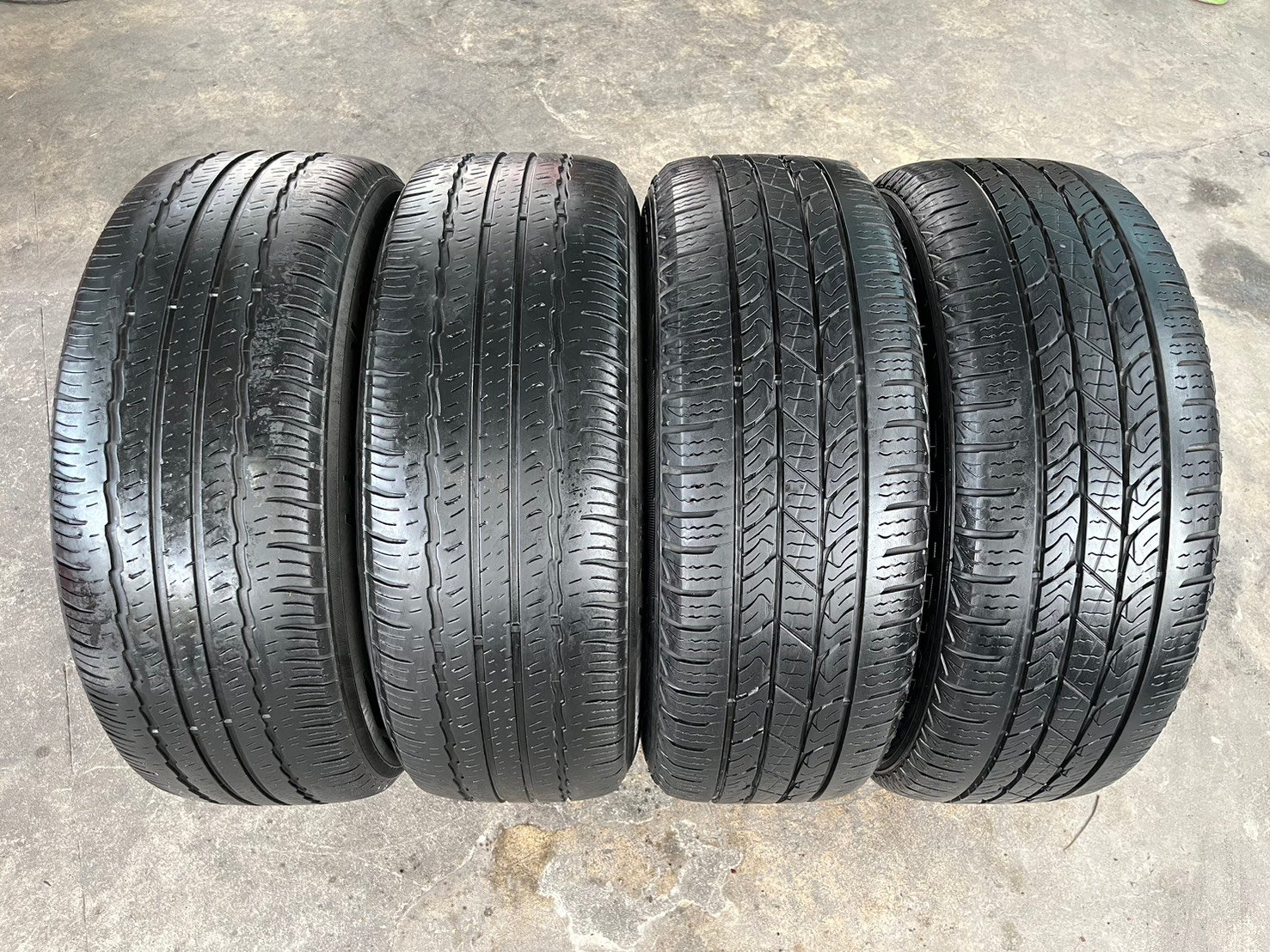ล้อแม็กพร้อมยาง Toyota Fortuner ตัวท็อป ขอบ 18 เทาหน้าเงา ล้อแม็กพร้อมยาง Toyota Fortuner ตัวท็อป ขอบ 18 เทาหน้าเงา