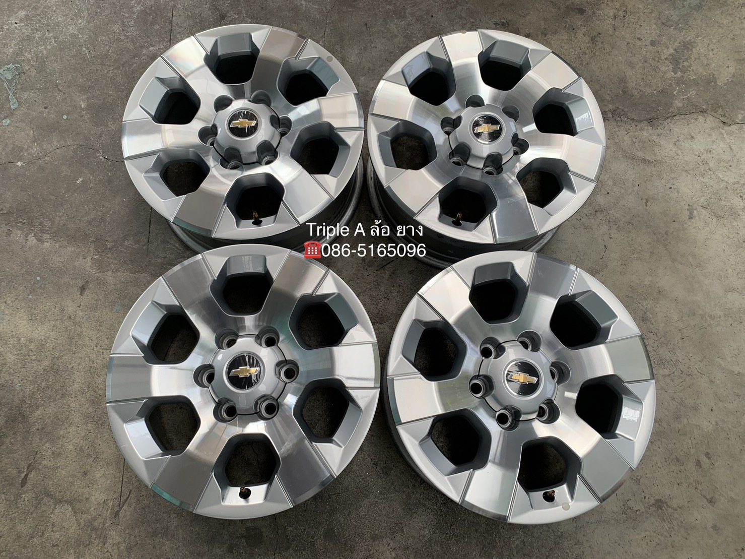 ล้อแม็ก Chevrolet Colorado ขอบ 17 สีบอร์นหน้าเงา สวยมาก ล้อแม็ก Chevrolet Colorado ขอบ 17 สีบอร์นหน้าเงา สวยมาก