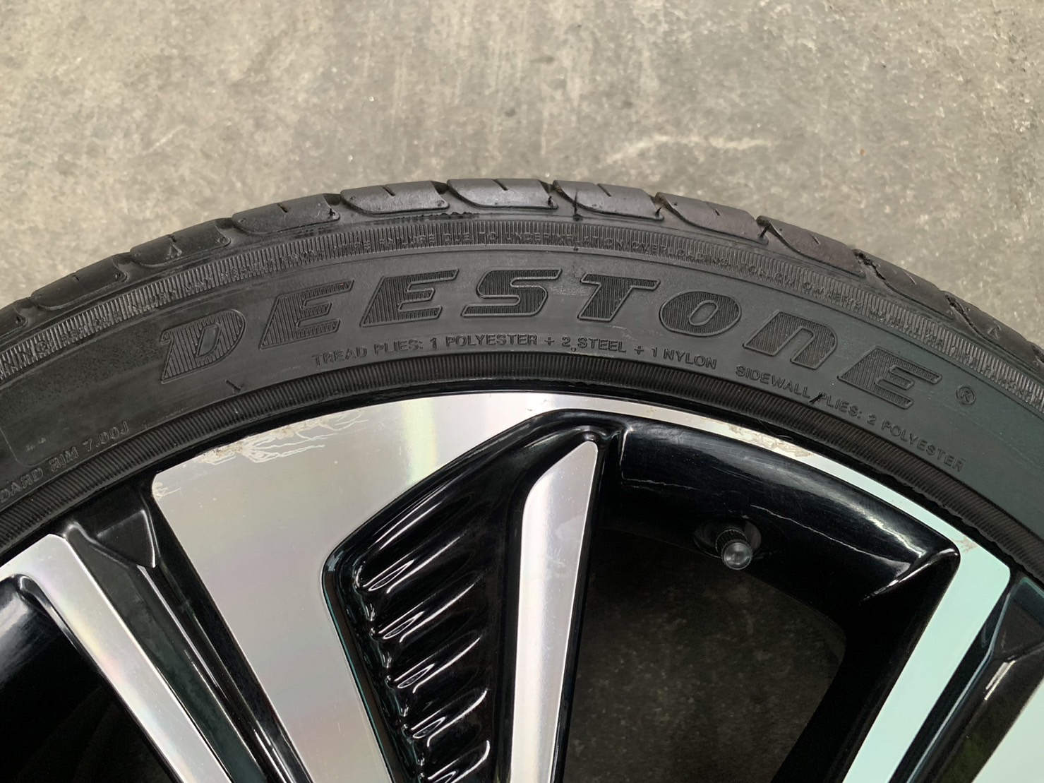 ล้อแม็ก Honda Civic FK ขอบ 17 ดำหน้าเงา พร้อมยาง 215-45-17 Deestone ปลายปี 20 ล้อแม็ก Honda Civic FK ขอบ 17 ดำหน้าเงา พร้อมยาง 215-45-17 Deestone ปลายปี 20