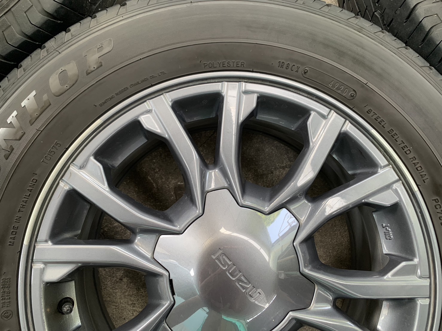 ล้อแม็ก ISUZU X-Series ขอบ 16 พร้อมยาง 215-70-16 Dunlop ปลายปี 20 ล้อแม็ก ISUZU X-Series ขอบ 16 พร้อมยาง 215-70-16 Dunlop ปลายปี 20