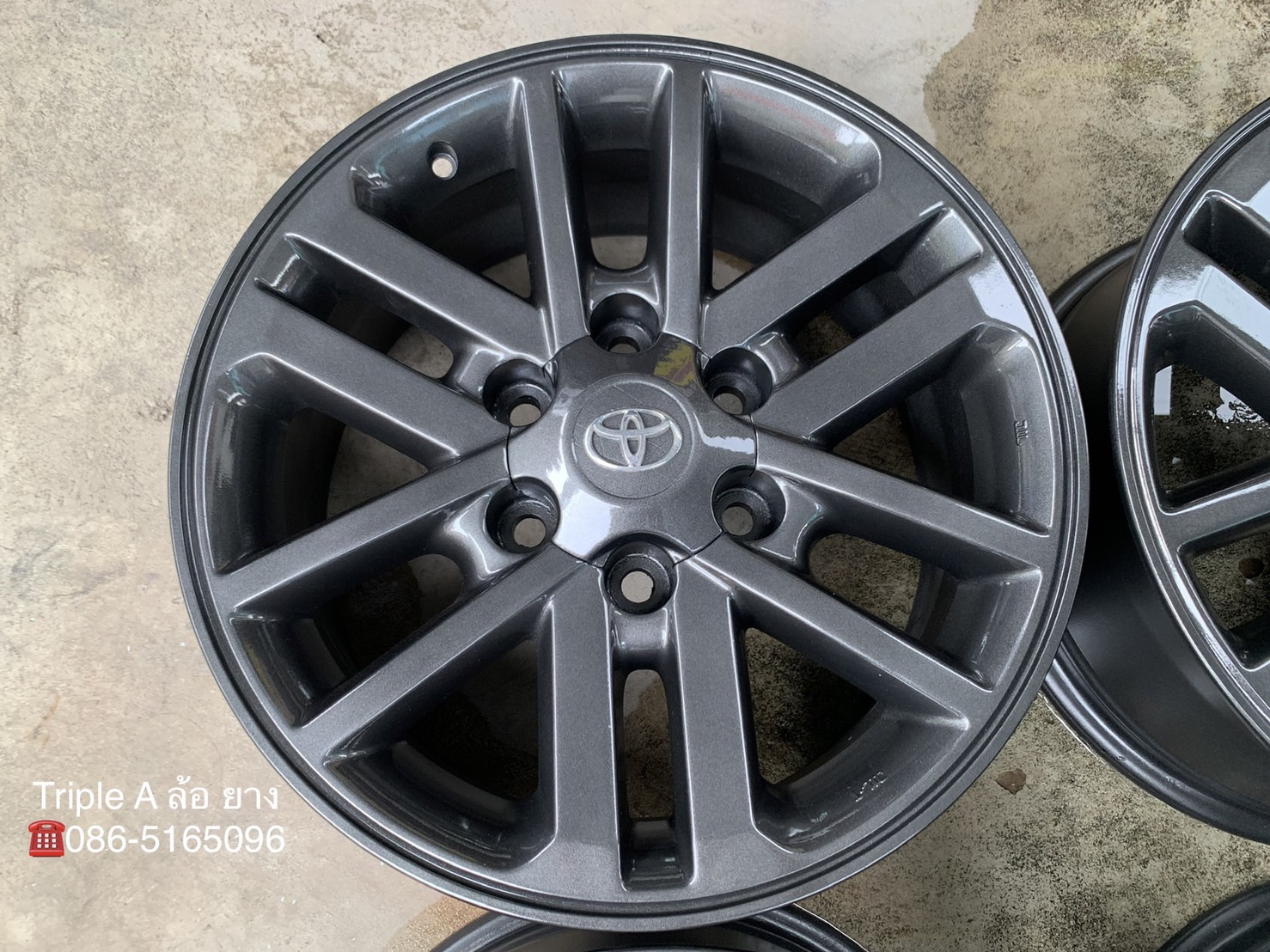 ล้อแม็ก Toyota Fortuner BMC ขอบ 17 สีเทาดำ ล้อแม็ก Toyota Fortuner BMC ขอบ 17 สีเทาดำ