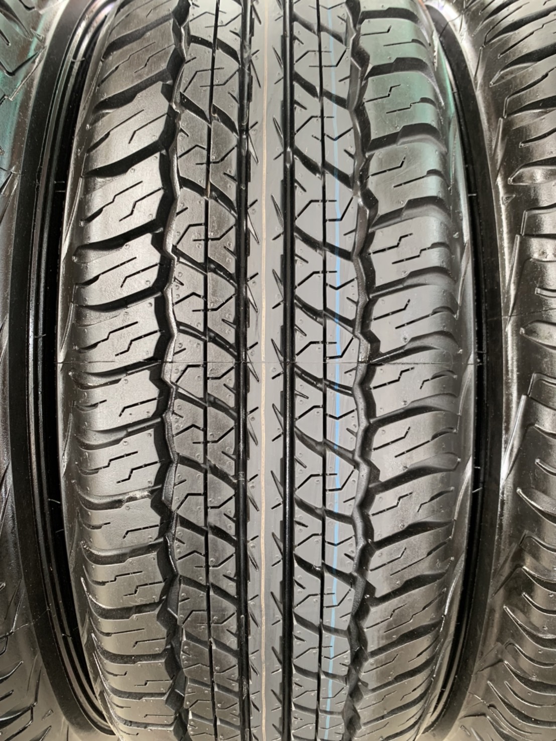 ยางใหม่ป้ายแดง 225-70-17 Dunlop ปลายปี 21 ใส่กับ รถกระบะตัวเตี้ย ,รถกระบะตัวสูง ได้ทุกรุ่น