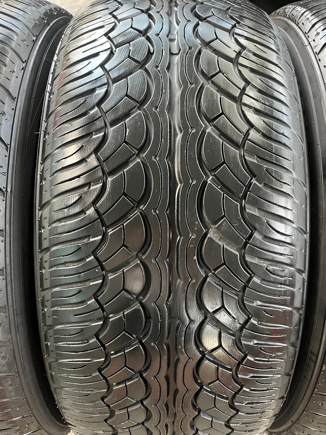 ยาง 265-50-20 Yokohama(Made in Japan) ปี 22 เหมาะสำหรับ รถกระบะตัวสูง และ SUV ทุกรุ่น