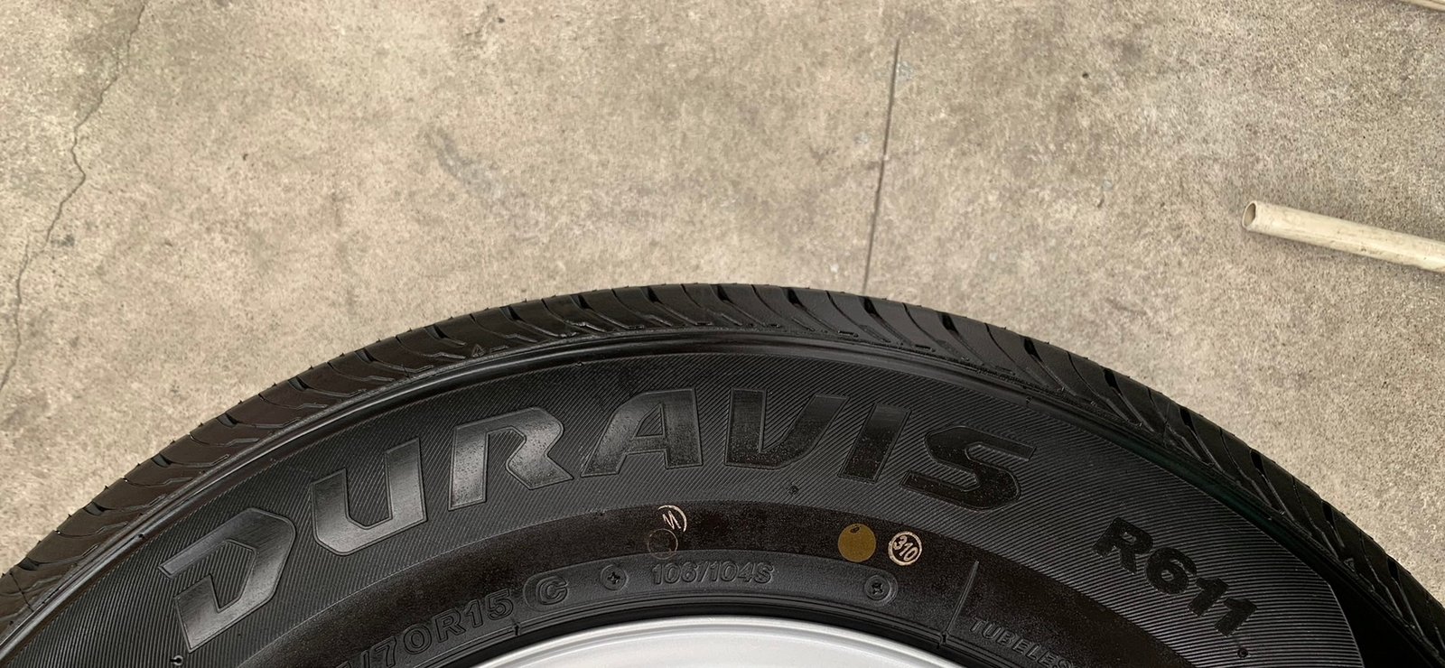 ยางป้ายแดง 215-70-15 Bridgestone ปลายปี 22 สวยกริ๊บ ใส่กับ รถกระบะตัวเตี้ย ได้ทุกรุ่น ยางป้ายแดง 215-70-15 Bridgestone ปลายปี 22 สวยกริ๊บ ใส่กับ รถกระบะตัวเตี้ย ได้ทุกรุ่น