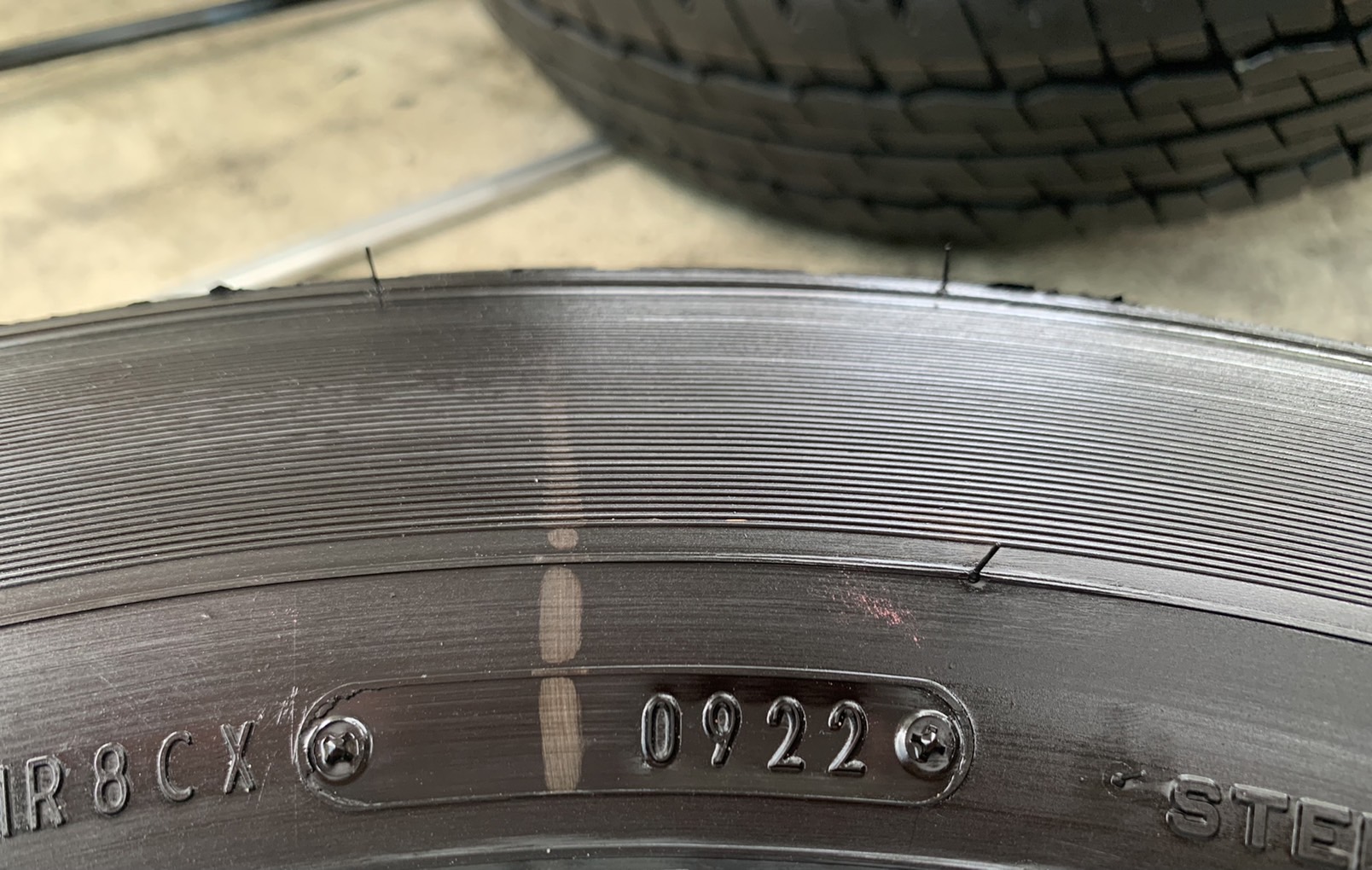 ยางใหม่ป้ายแดง 215-70-16 Dunlop ปี 22 ใหม่กริ๊บๆ ถอดจากรถใหม่ป้ายแดง ยางใหม่ป้ายแดง 215-70-16 Dunlop ปี 22 ใหม่กริ๊บๆ ถอดจากรถใหม่ป้ายแดง