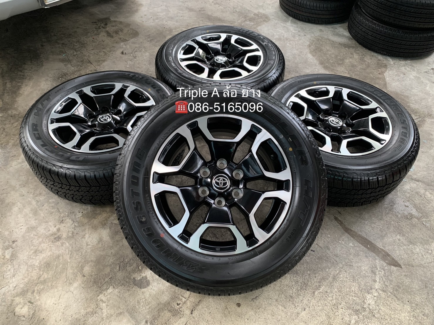ล้อแม็กป้ายแดง Toyota Revo รุ่นใหม่ล่าสุด ขอบ 18 พร้อมยางป้ายแดง 265-60-18 Bridgestone ปี 22 สวยกริ๊