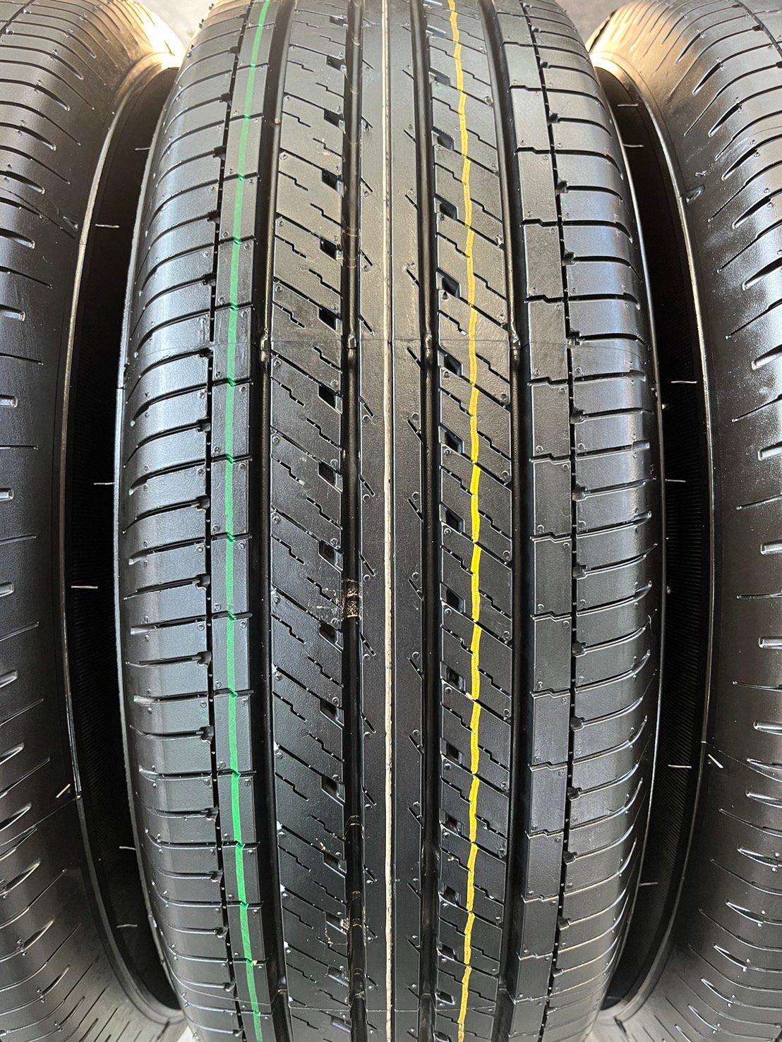 ล้อแม็กป้ายแดง Toyota Revo ขอบ 16 พร้อมยางใหม่ป้ายแดง 215-65-16 Dunlop ปี 25 ใหม่ยกห้าง