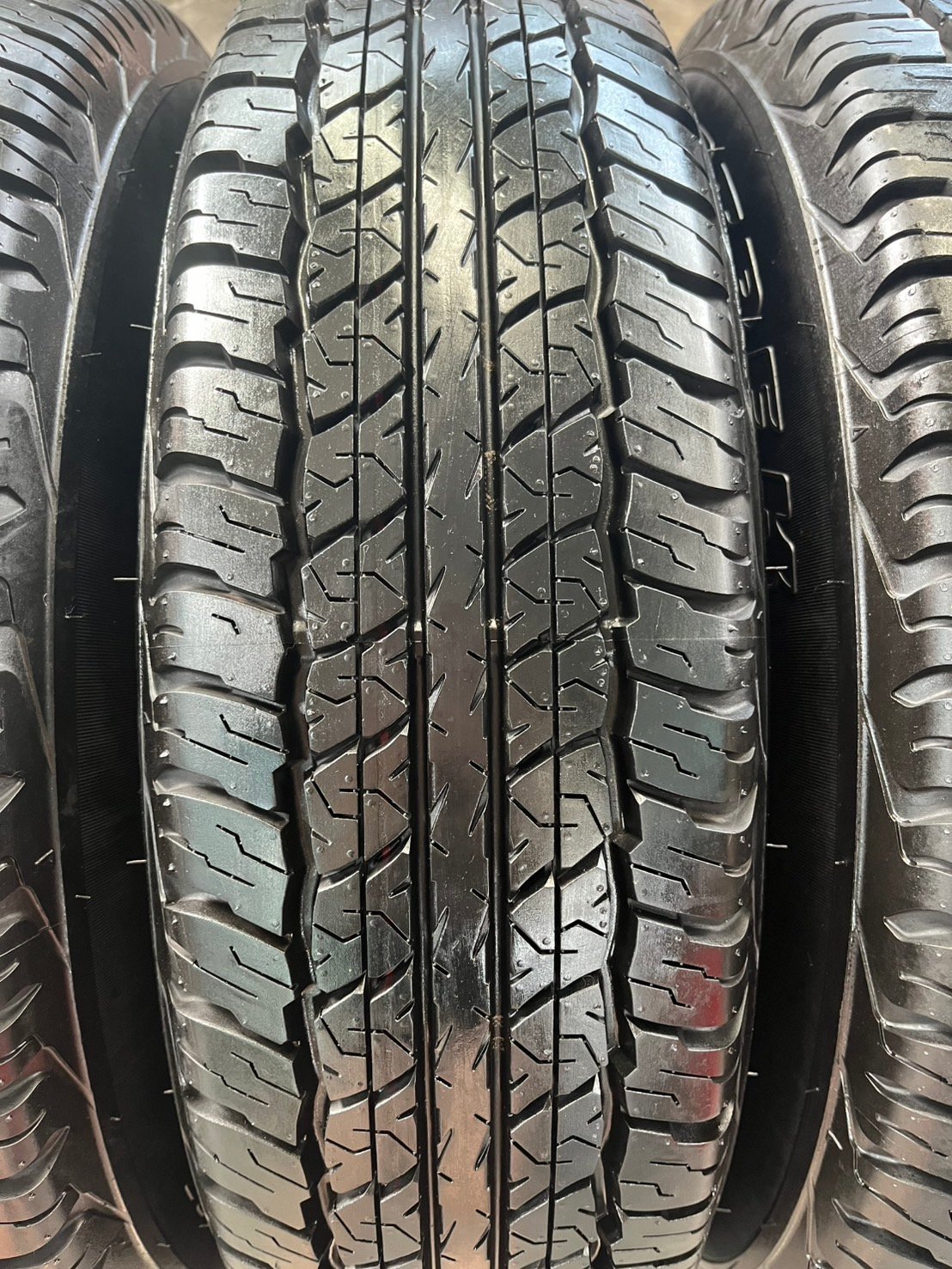ยางป้ายแดง 205R16 Dunlop เหมาะสำหรับ รถกระบะตัวเตี้ย ,รถกระบะสายบรรทุก