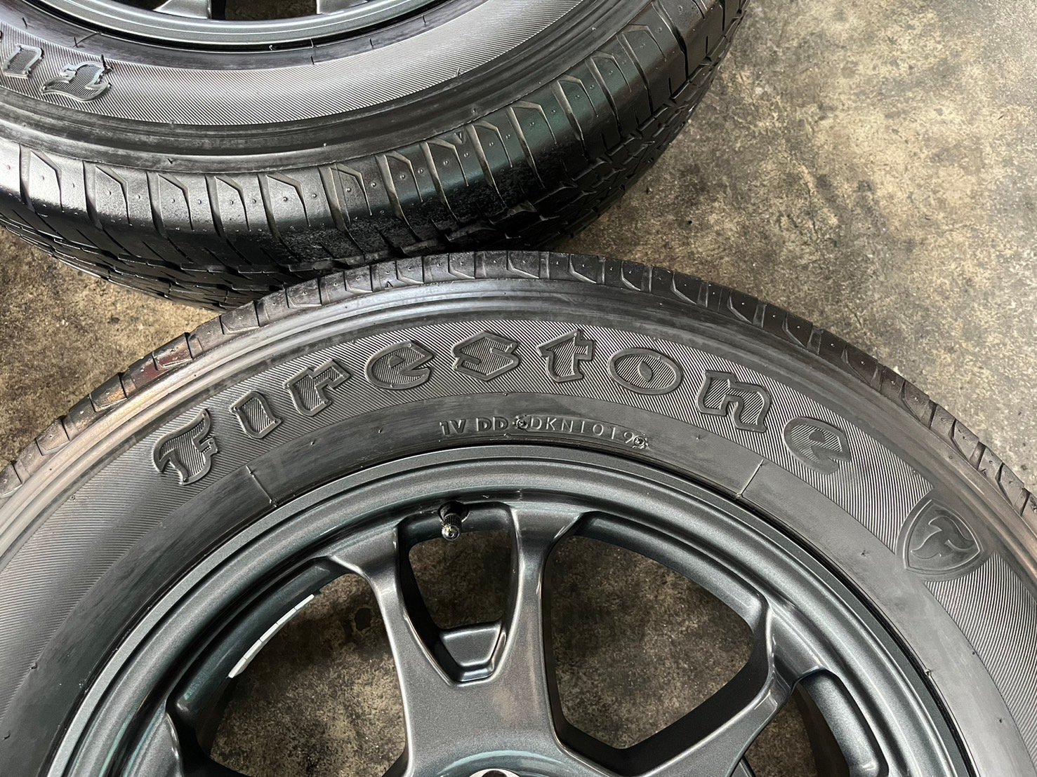 ล้อแม็กป้ายแดง Toyota Revo Z Edition GR Sport ขอบ 17 แถมยาง 235-60-17 Firestone ปี 19 ล้อแม็กป้ายแดง Toyota Revo Z Edition GR Sport ขอบ 17 แถมยาง 235-60-17 Firestone ปี 19