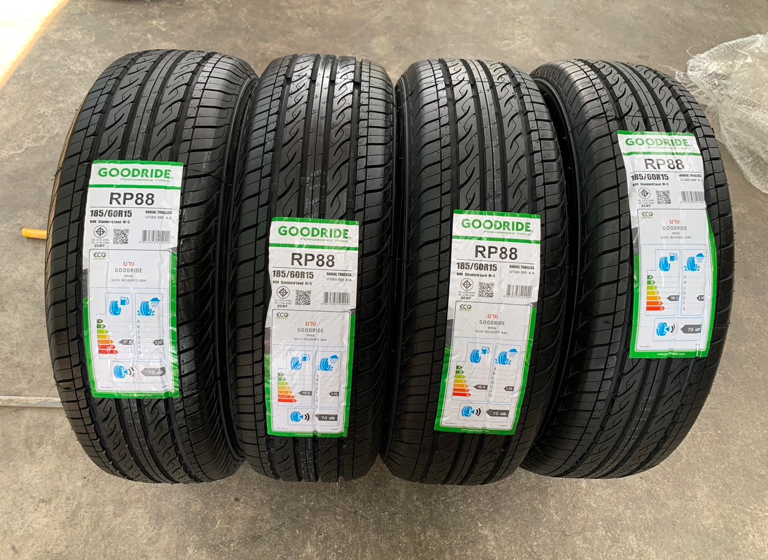 ล้อแม็ก Mitsu Attrage ขอบ 15 สีเทา พร้อมยางใหม่ 185-60-15 GOODRIDE ปี 23 ล้อแม็ก Mitsu Attrage ขอบ 15 สีเทา พร้อมยางใหม่ 185-60-15 GOODRIDE ปี 23