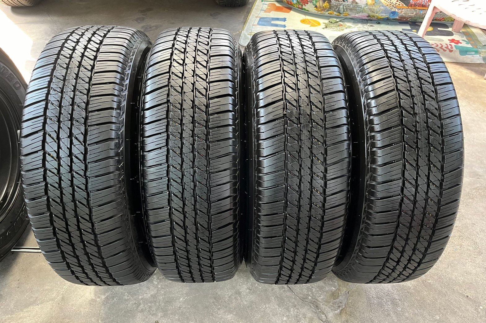 ล้อแม็กป้ายแดง ISUZU D-Max รุ่นใหม่ล่าสุด ขอบ 17 พร้อมยางป้ายแดง 255-65-17 Bridgestone ปี 24 ล้อแม็กป้ายแดง ISUZU D-Max รุ่นใหม่ล่าสุด ขอบ 17 พร้อมยางป้ายแดง 255-65-17 Bridgestone ปี 24