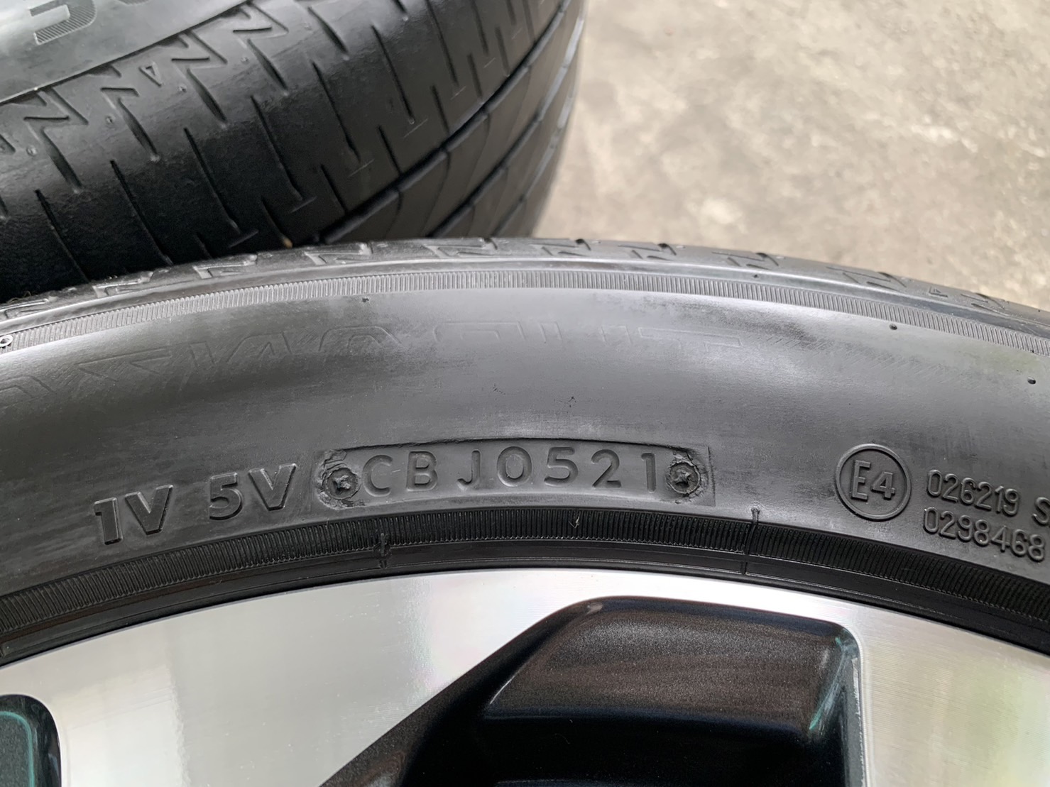 ล้อแม็กป้ายแดง Toyota Corolla Cross ขอบ 18 เทาหน้าเงา พร้อมยาง 235-50-18 Bridgestone ปี 21 ล้อแม็กป้ายแดง Toyota Corolla Cross ขอบ 18 เทาหน้าเงา พร้อมยาง 235-50-18 Bridgestone ปี 21