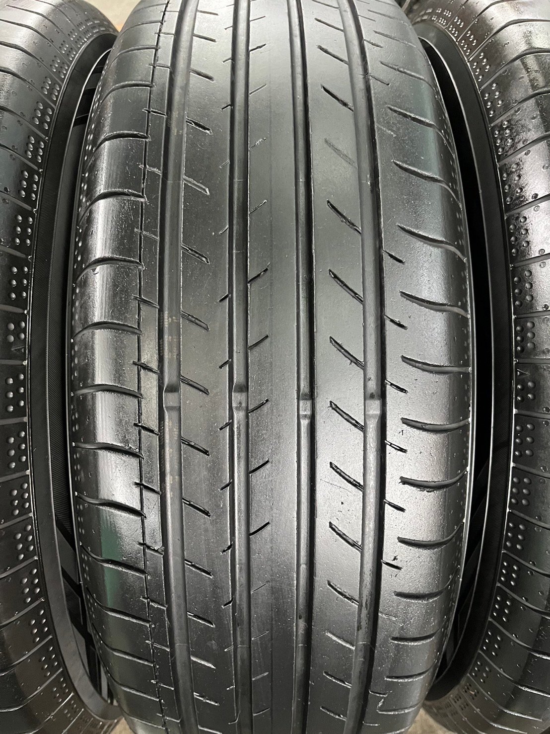 ล้อแม็ก 6รู139 Toyota ขอบ 16 พร้อมยาง 215-65-16 Yokohama ปี 22