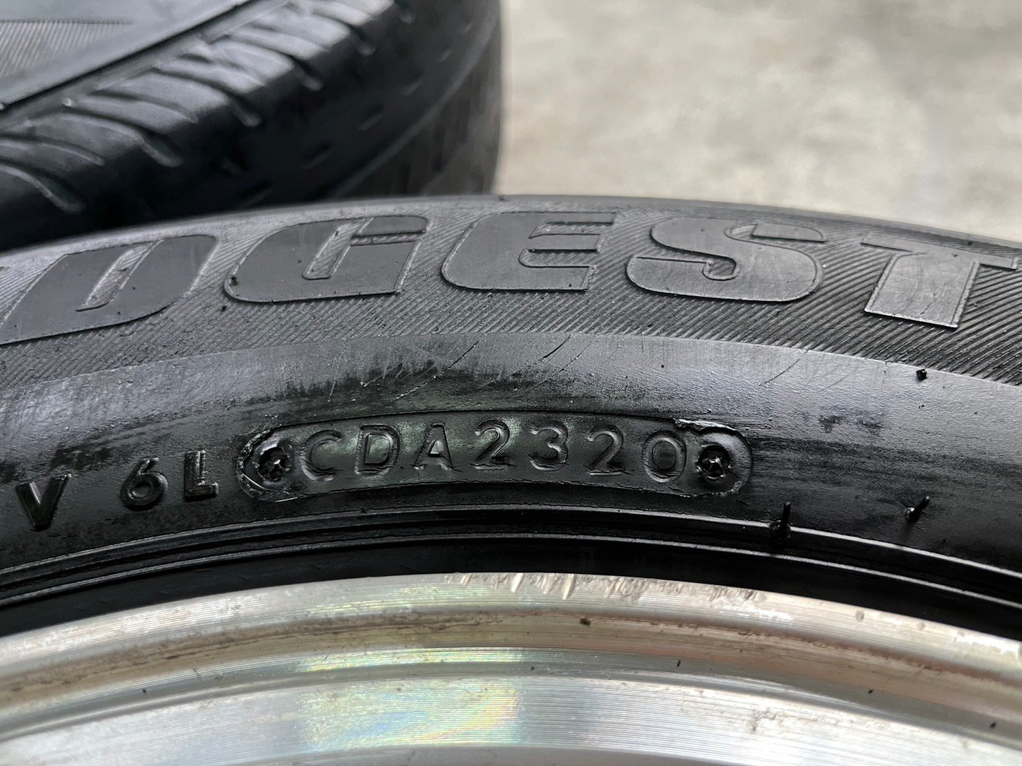 ล้อแม็ก 6รู139 Toyota ขอบ 15 บอร์นหน้าเงา แถมยาง 205-70-15 Bridgestone ปี 20 ล้อแม็ก 6รู139 Toyota ขอบ 15 บอร์นหน้าเงา แถมยาง 205-70-15 Bridgestone ปี 20