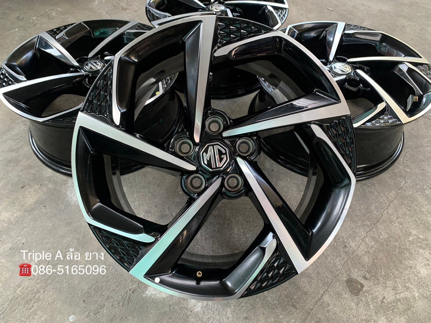 ล้อแม็กป้ายแดง MG5 ตัวท็อป รุ่นใหม่ล่าสุด ขอบ 17 ใหม่กริ๊บๆ ถอดจากรถป้ายแดง ล้อแม็กป้ายแดง MG5 ตัวท็อป รุ่นใหม่ล่าสุด ขอบ 17 ใหม่กริ๊บๆ ถอดจากรถป้ายแดง