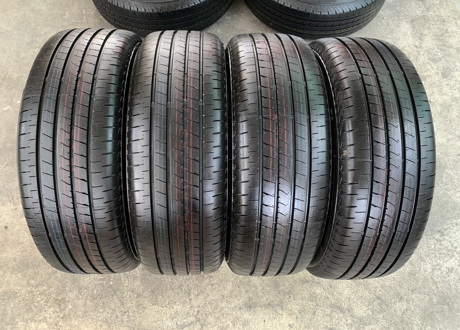 ล้อแม็กป้ายแดง Toyota Revo Z Edition รุ่นพิเศษ 60 ปี ขอบ 17 พร้อมยางป้ายแดง 215-55-17 Bridgestone ปลายปี 22 ใหม่กริ๊บ ล้อแม็กป้ายแดง Toyota Revo Z Edition รุ่นพิเศษ 60 ปี ขอบ 17 พร้อมยางป้ายแดง 215-55-17 Bridgestone ปลายปี 22 ใหม่กริ๊บ