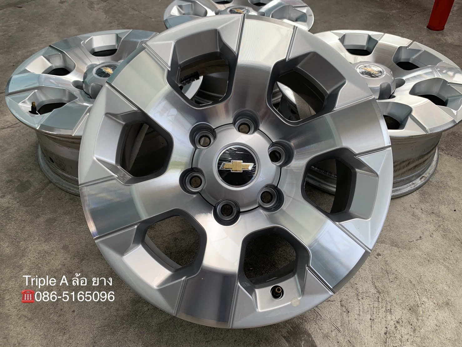 ล้อแม็ก Chevrolet Colorado ขอบ 17 สีบอร์นหน้าเงา สวยมาก ล้อแม็ก Chevrolet Colorado ขอบ 17 สีบอร์นหน้าเงา สวยมาก