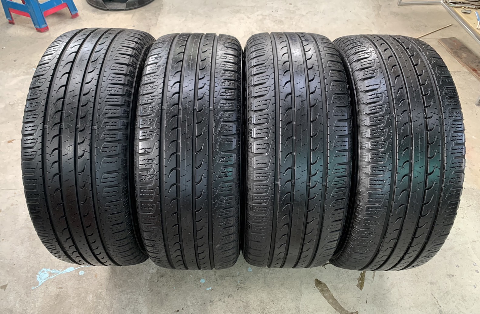 ล้อแม็ก Ford Everest รุ่นใหม่ ขอบ 20 เทาหน้าเงา พร้อมยาง 265-50-20 GoodYear ปี 20 ล้อแม็ก Ford Everest รุ่นใหม่ ขอบ 20 เทาหน้าเงา พร้อมยาง 265-50-20 GoodYear ปี 20