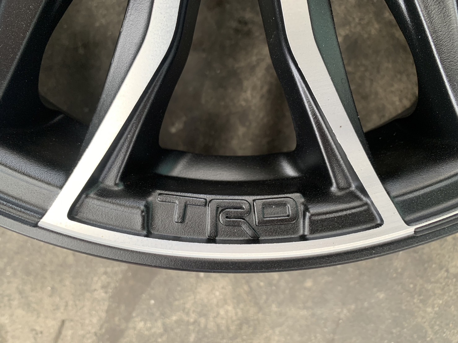 ล้อแม็ก Toyota Vios TRDแท้ ขอบ 15 ดำปัดหน้าเงา สวยกริ๊บ ล้อแม็ก Toyota Vios TRDแท้ ขอบ 15 ดำปัดหน้าเงา สวยกริ๊บ