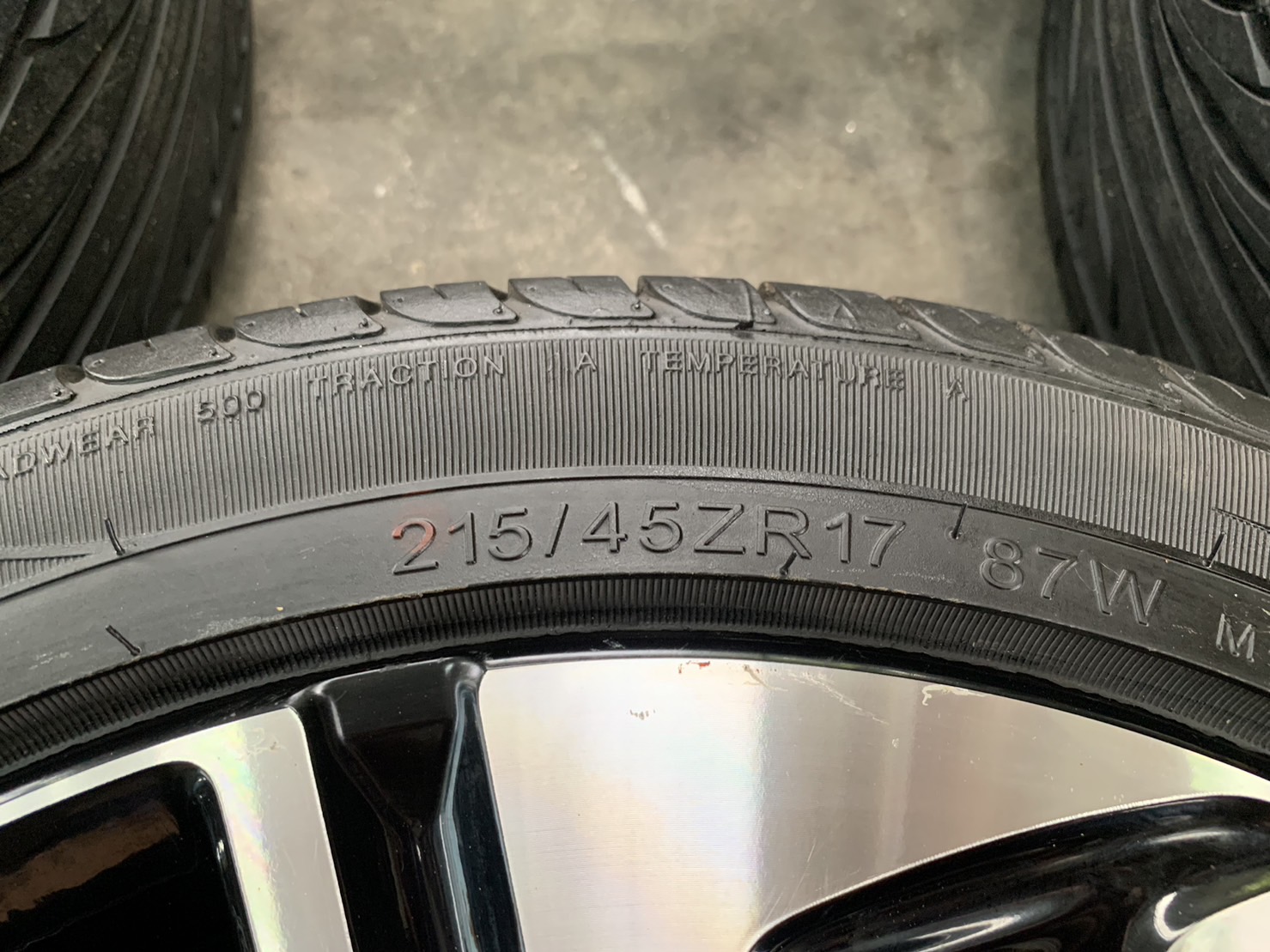 ล้อแม็ก Honda Civic FK ขอบ 17 ดำหน้าเงา พร้อมยาง 215-45-17 Deestone ปลายปี 20 ล้อแม็ก Honda Civic FK ขอบ 17 ดำหน้าเงา พร้อมยาง 215-45-17 Deestone ปลายปี 20