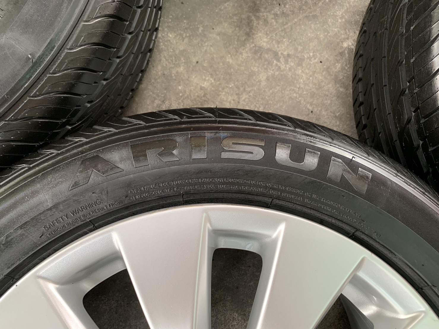 ล้อแม็ก Honda Accord G9 ขอบ 17 พร้อมยางใหม่ 225-50-17 Arisun ปี 22 สวยมาก ล้อแม็ก Honda Accord G9 ขอบ 17 พร้อมยางใหม่ 225-50-17 Arisun ปี 22 สวยมาก