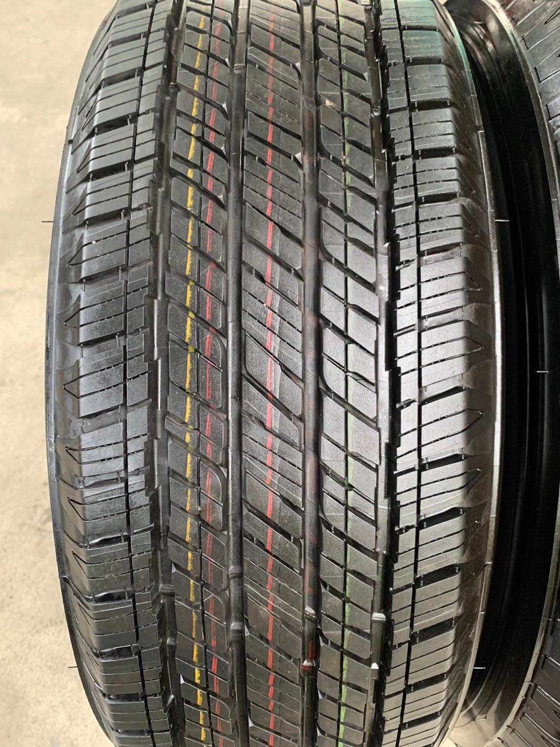 ยางใหม่ป้ายแดง 255-70-17 Bridgestone ปี 23 เหมาะสำหรับ รถกระบะตัวสูง และ SUV ทุกรุ่น ยางใหม่ป้ายแดง 255-70-17 Bridgestone ปี 23 เหมาะสำหรับ รถกระบะตัวสูง และ SUV ทุกรุ่น