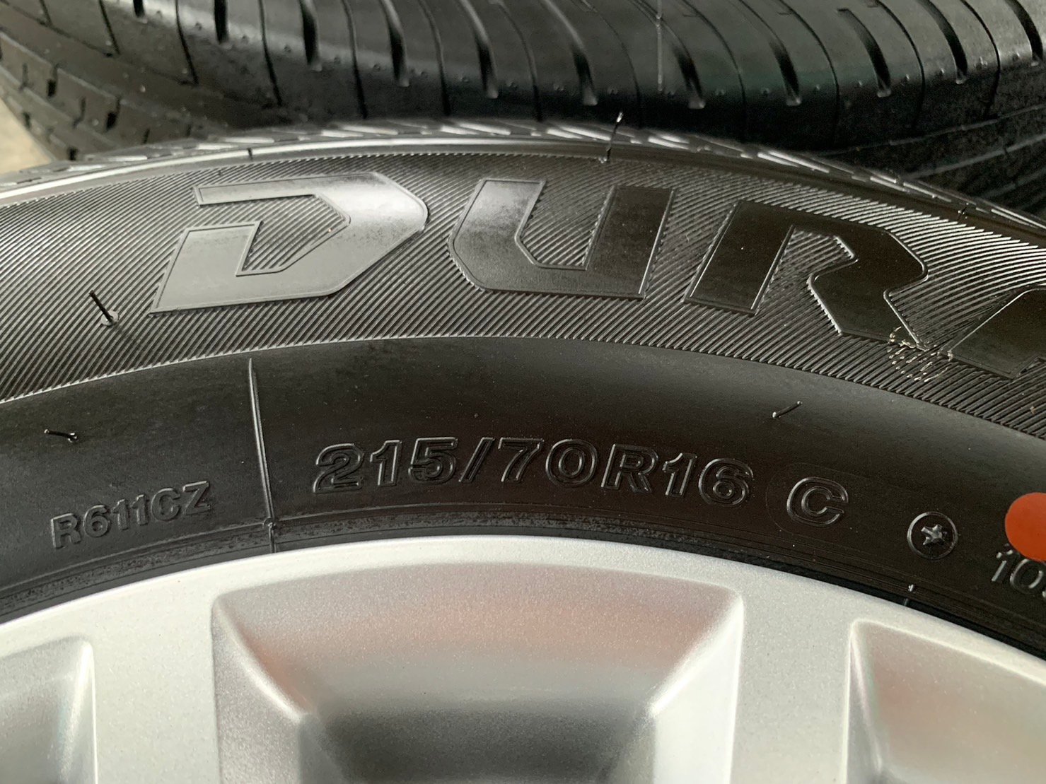 ล้อแม็กป้ายแดง ISUZU D-Max รุ่นใหม่ล่าสุด ขอบ 16 พร้อมยางป้ายแดง 215-70-16 Bridgestone ปี 23 ล้อแม็กป้ายแดง ISUZU D-Max รุ่นใหม่ล่าสุด ขอบ 16 พร้อมยางป้ายแดง 215-70-16 Bridgestone ปี 23