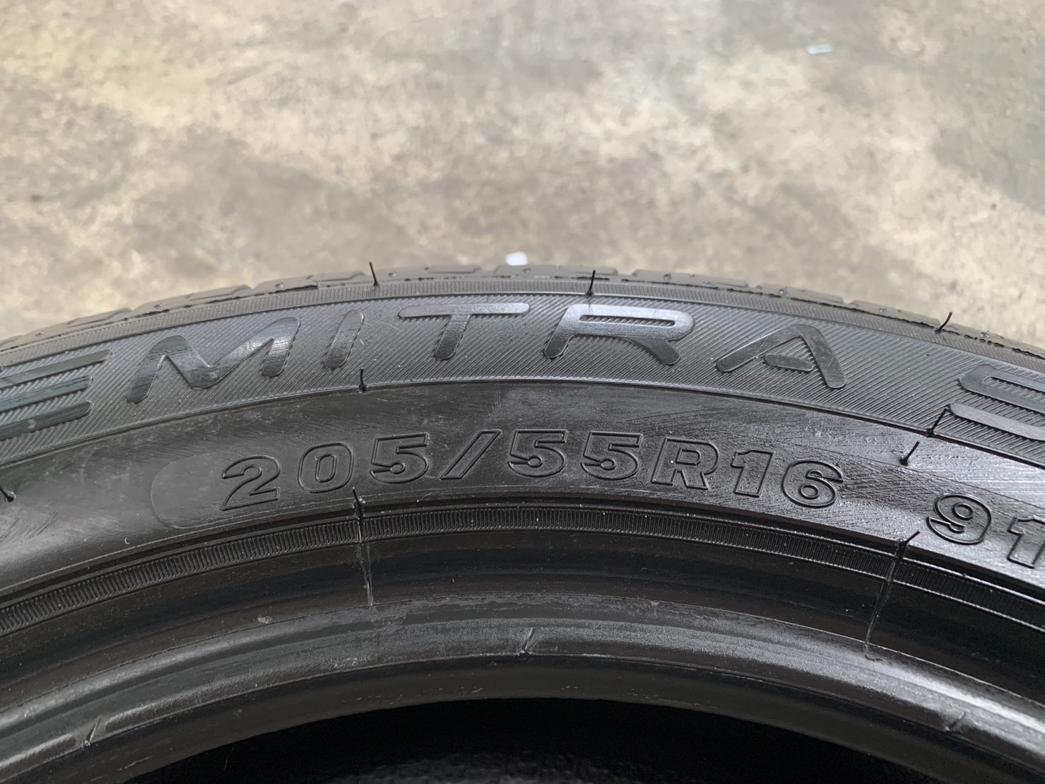 ยางป้ายแดง 205-55-16 MAXXIS ปี 22 สวยกริ๊บ ยางป้ายแดง 205-55-16 MAXXIS ปี 22 สวยกริ๊บ