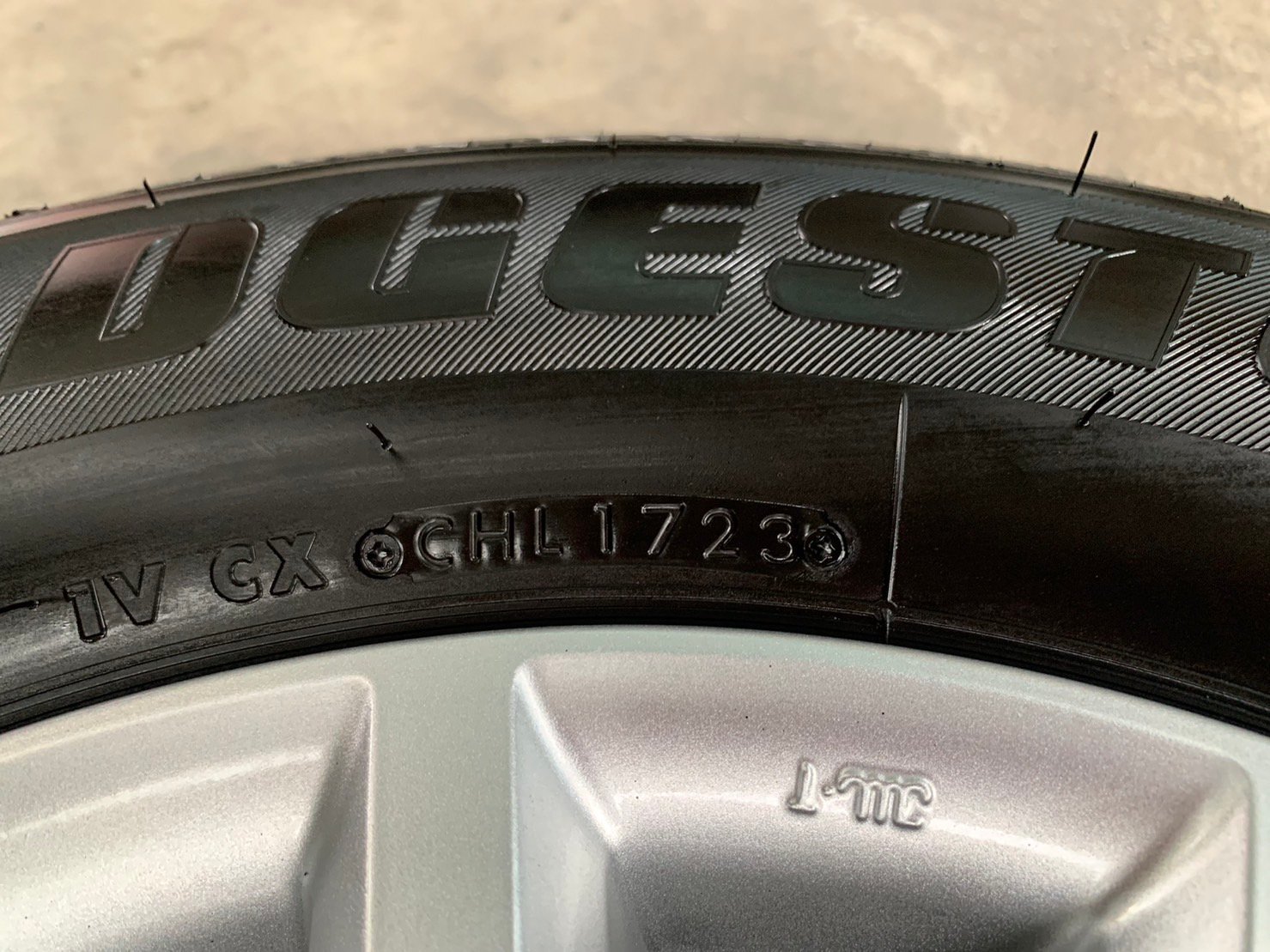 ล้อแม็กป้ายแดง ISUZU D-Max รุ่นใหม่ล่าสุด ขอบ 16 พร้อมยางป้ายแดง 215-70-16 Bridgestone ปี 23 ล้อแม็กป้ายแดง ISUZU D-Max รุ่นใหม่ล่าสุด ขอบ 16 พร้อมยางป้ายแดง 215-70-16 Bridgestone ปี 23