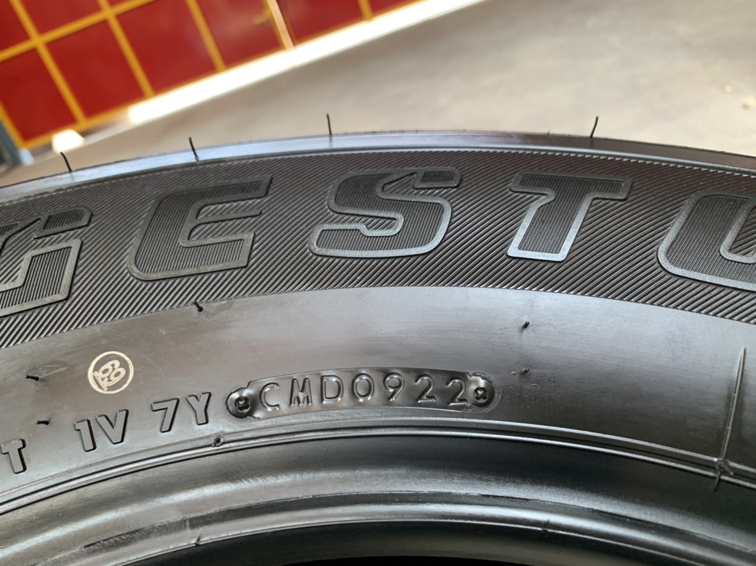 ยางใหม่ป้ายแดง 265-65-17 Bridgestone ปี 22 ใหม่ยกห้าง ถอดจากโชว์รูม ยางใหม่ป้ายแดง 265-65-17 Bridgestone ปี 22 ใหม่ยกห้าง ถอดจากโชว์รูม