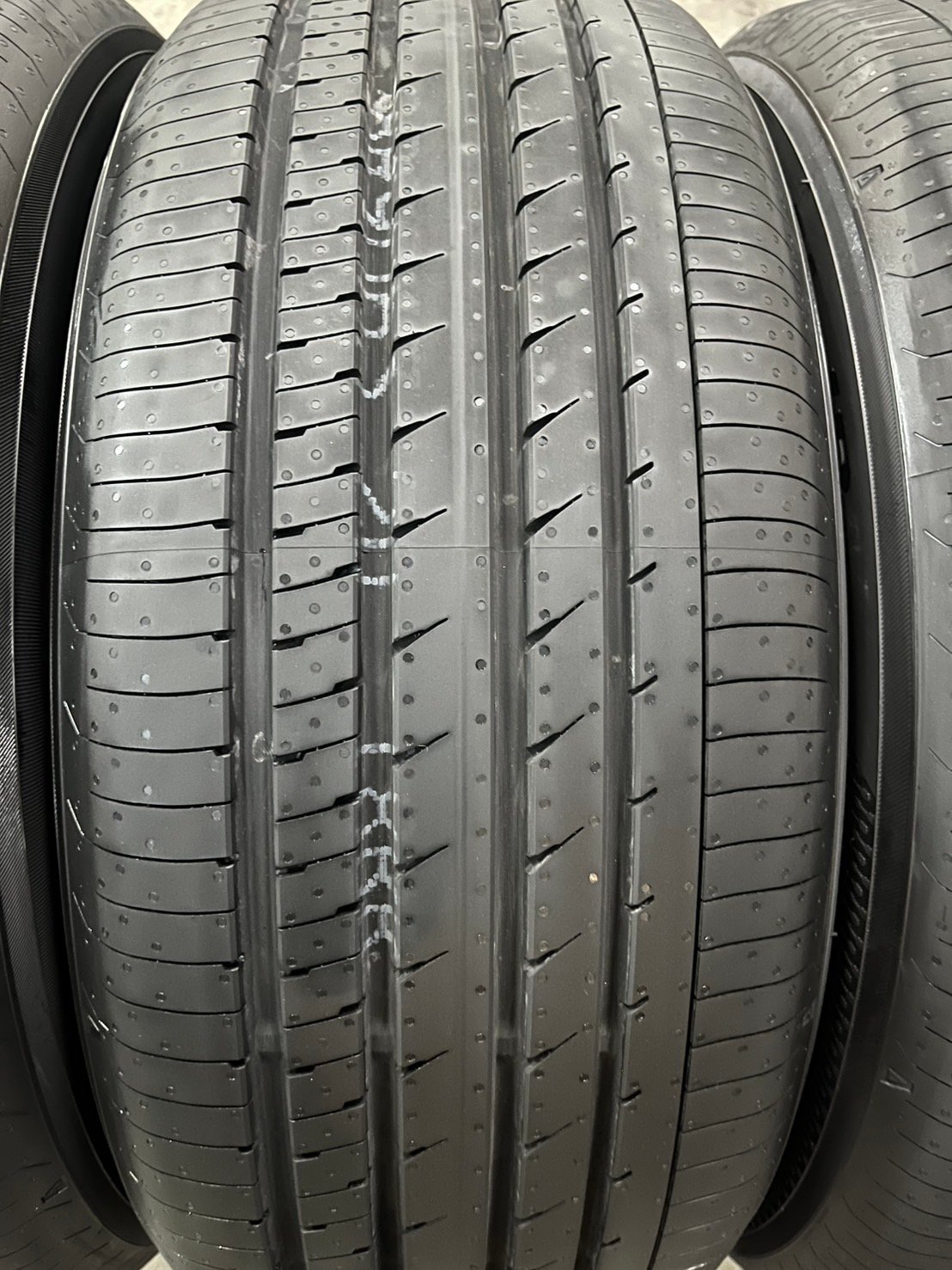 ยางป้ายแดง 235-50-18 Yokohama (Made in Japan) ปี 25 สวยกริ๊บ