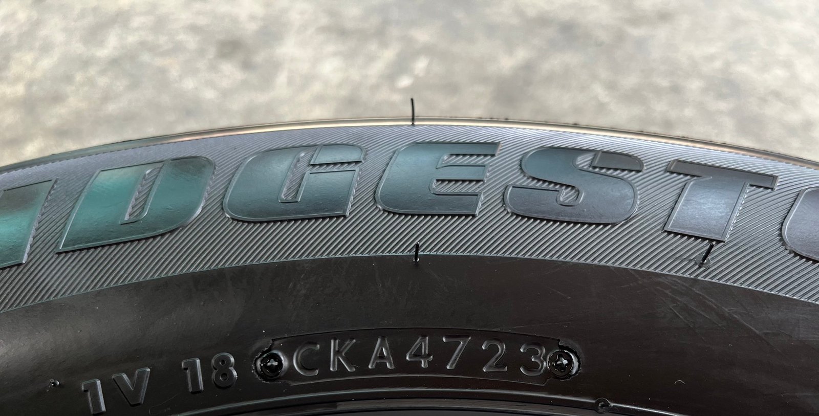 ยางป้ายแดง 215-70-15 Bridgestone ปลายปี 23 สวยกริ๊บ