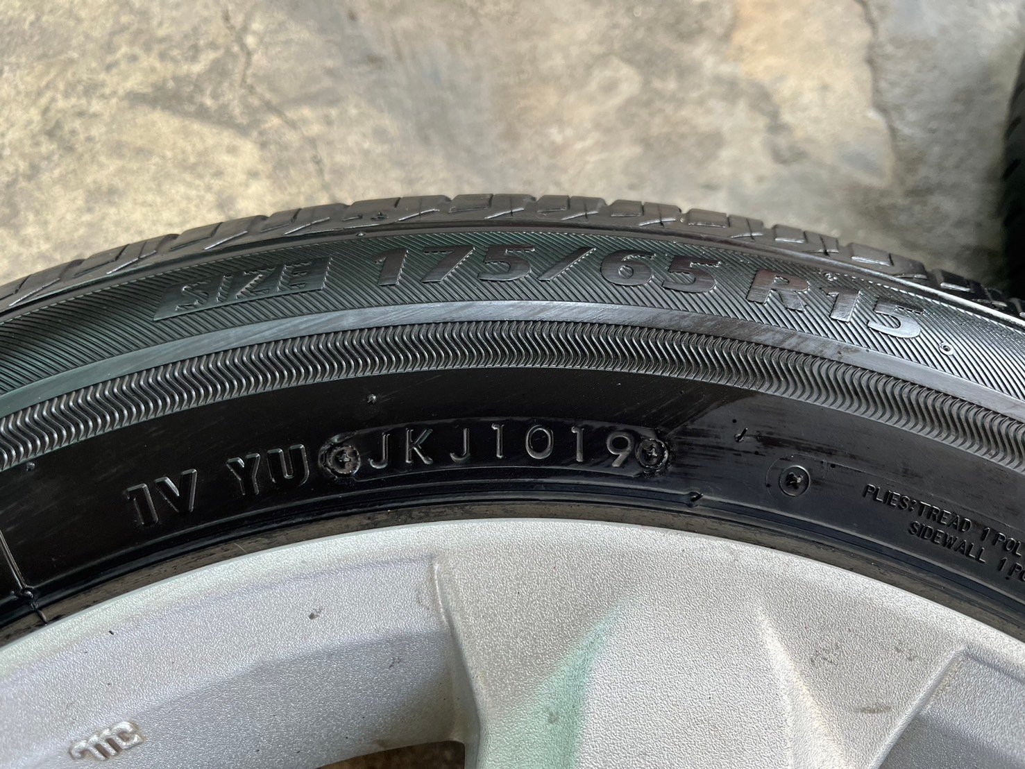 ล้อแม็ก Honda City ขอบ 15 พร้อมยาง 175-65-15 Bridgestone ปี 19 ล้อแม็ก Honda City ขอบ 15 พร้อมยาง 175-65-15 Bridgestone ปี 19