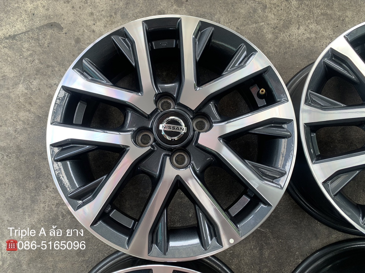 ล้อแม็กป้ายแดง Nissan Almera Sportech ขอบ 15 เทาหน้าเงา สวยกริ๊บ ล้อแม็กป้ายแดง Nissan Almera Sportech ขอบ 15 เทาหน้าเงา สวยกริ๊บ