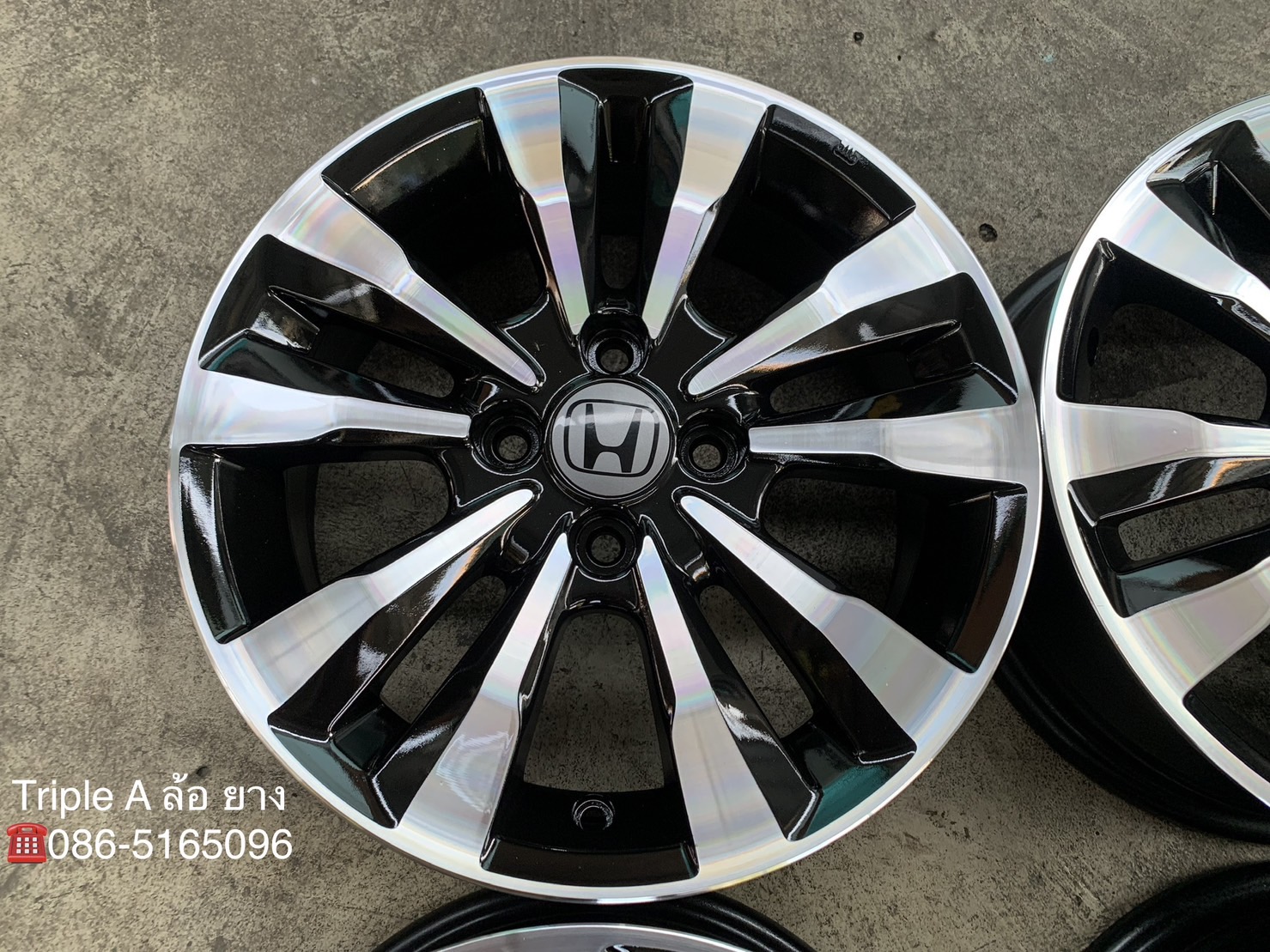 ล้อแม็ก Honda City ขอบ 15 ดำหน้าเงา สวยกริ๊บ ล้อแม็ก Honda City ขอบ 15 ดำหน้าเงา สวยกริ๊บ
