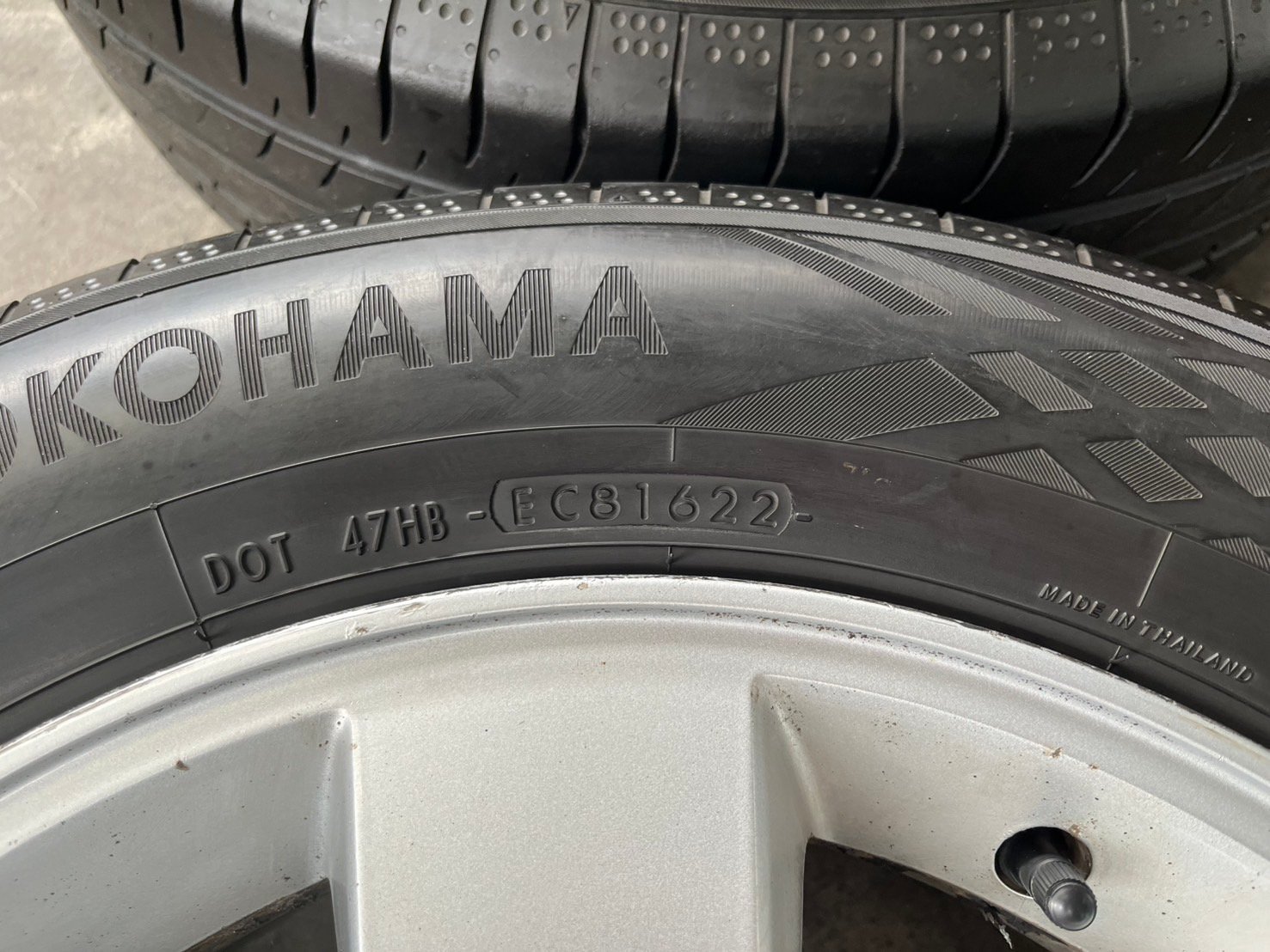 ล้อแม็ก 6รู139 Toyota ขอบ 16 พร้อมยาง 215-65-16 Yokohama ปี 22 ล้อแม็ก 6รู139 Toyota ขอบ 16 พร้อมยาง 215-65-16 Yokohama ปี 22
