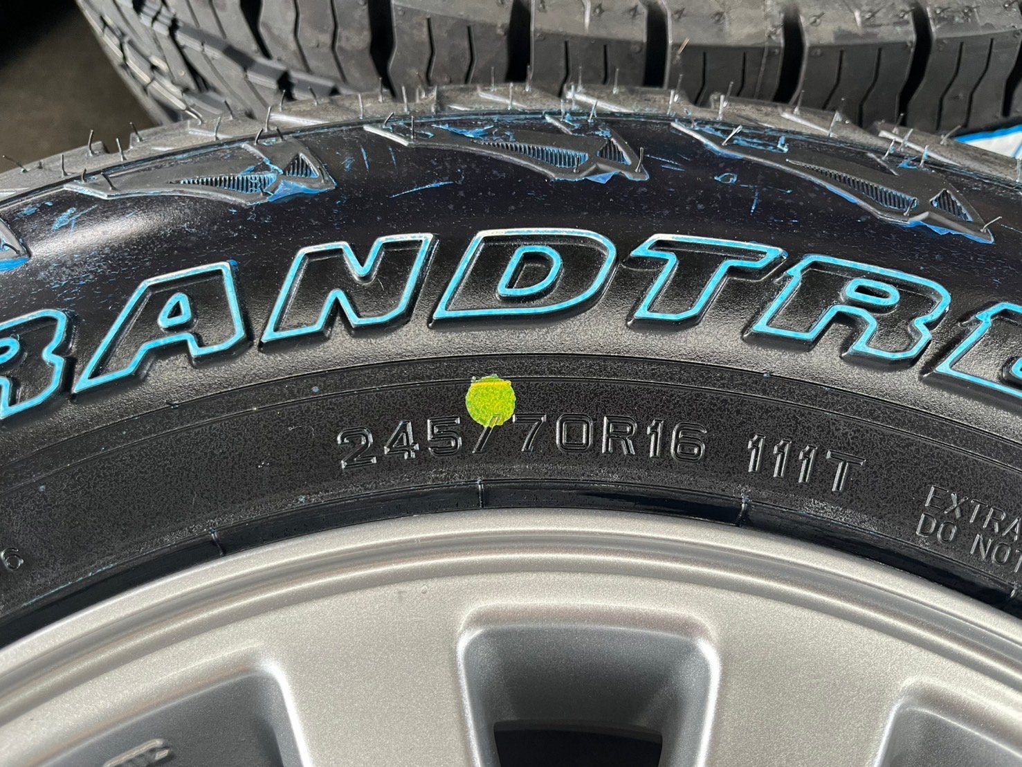 ล้อแม็กป้ายแดง Mitsu Triton รุ่นใหม่ล่าสุด ขอบ 16 พร้อมยางใหม่ 245-70-16 Dunlop(แก้มขาว) ปี 24