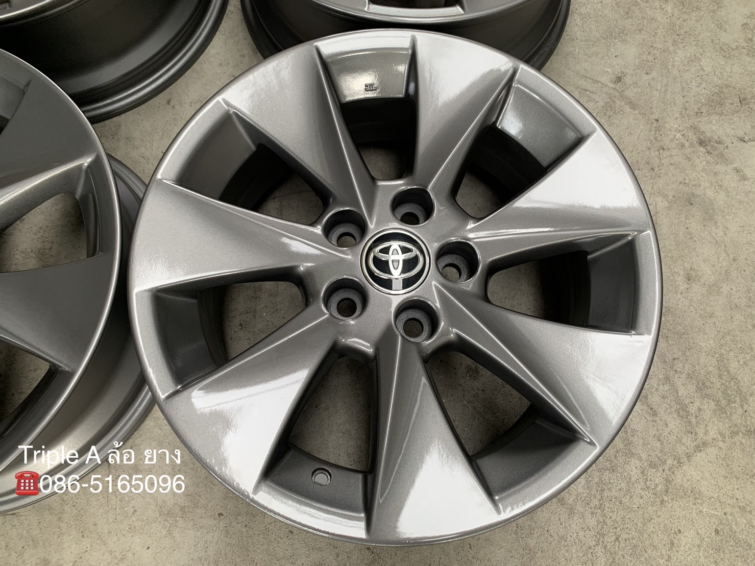 ล้อแม็ก 5รู114 Toyota Alphard (ลายใบพัด) ขอบ 17 สีเทา สวยกริ๊บ ล้อแม็ก 5รู114 Toyota Alphard (ลายใบพัด) ขอบ 17 สีเทา สวยกริ๊บ