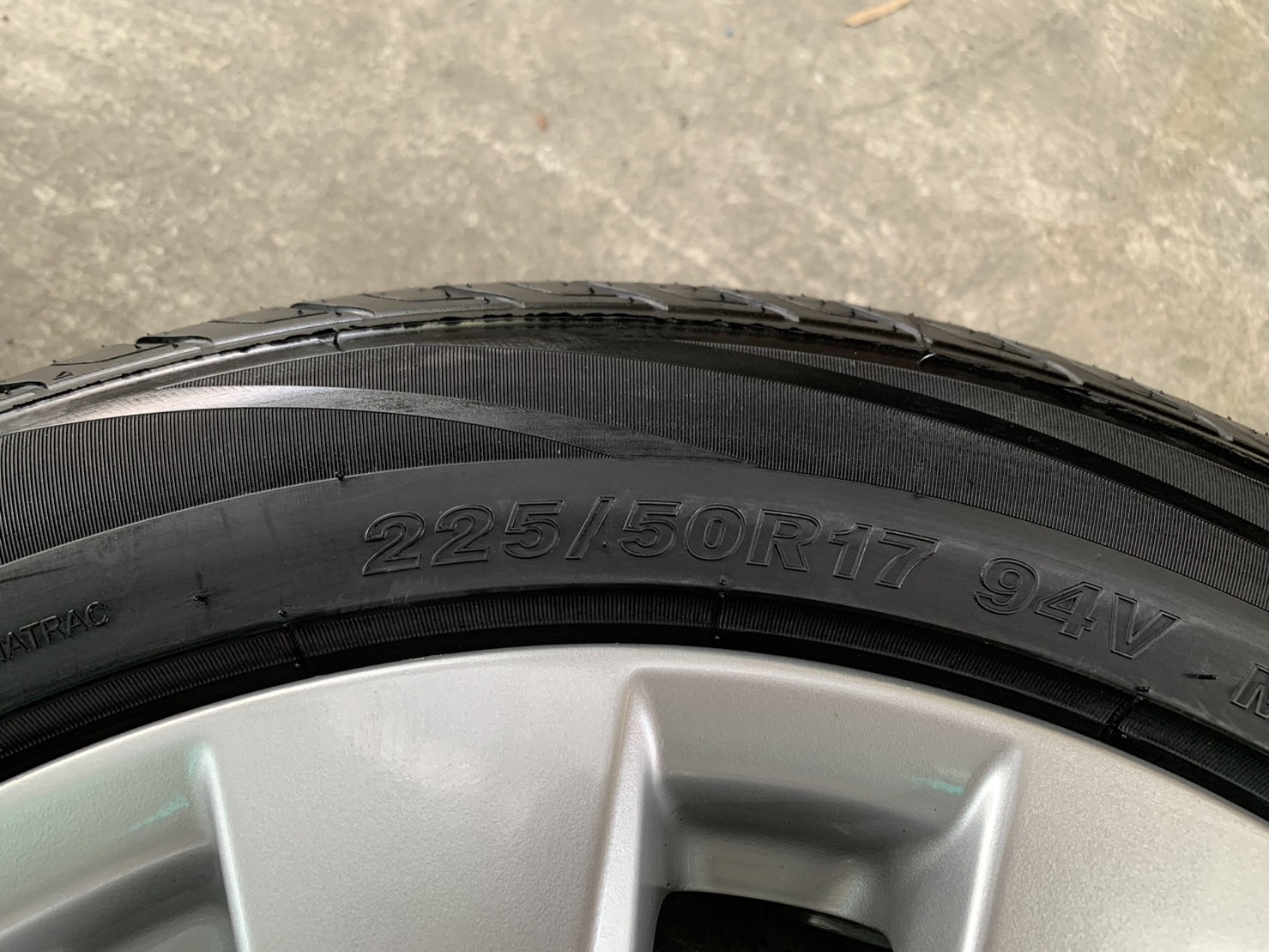 ล้อแม็ก Honda Accord G9 ขอบ 17 พร้อมยางใหม่ 225-50-17 Arisun ปี 22 สวยมาก ล้อแม็ก Honda Accord G9 ขอบ 17 พร้อมยางใหม่ 225-50-17 Arisun ปี 22 สวยมาก