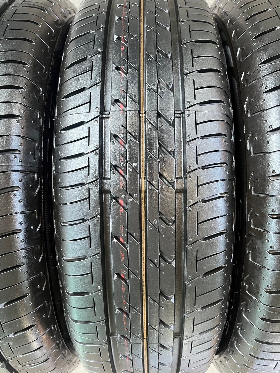 ยางป้ายแดง 165-65-14 Bridgestone ปี 25 สวยกริ๊บ