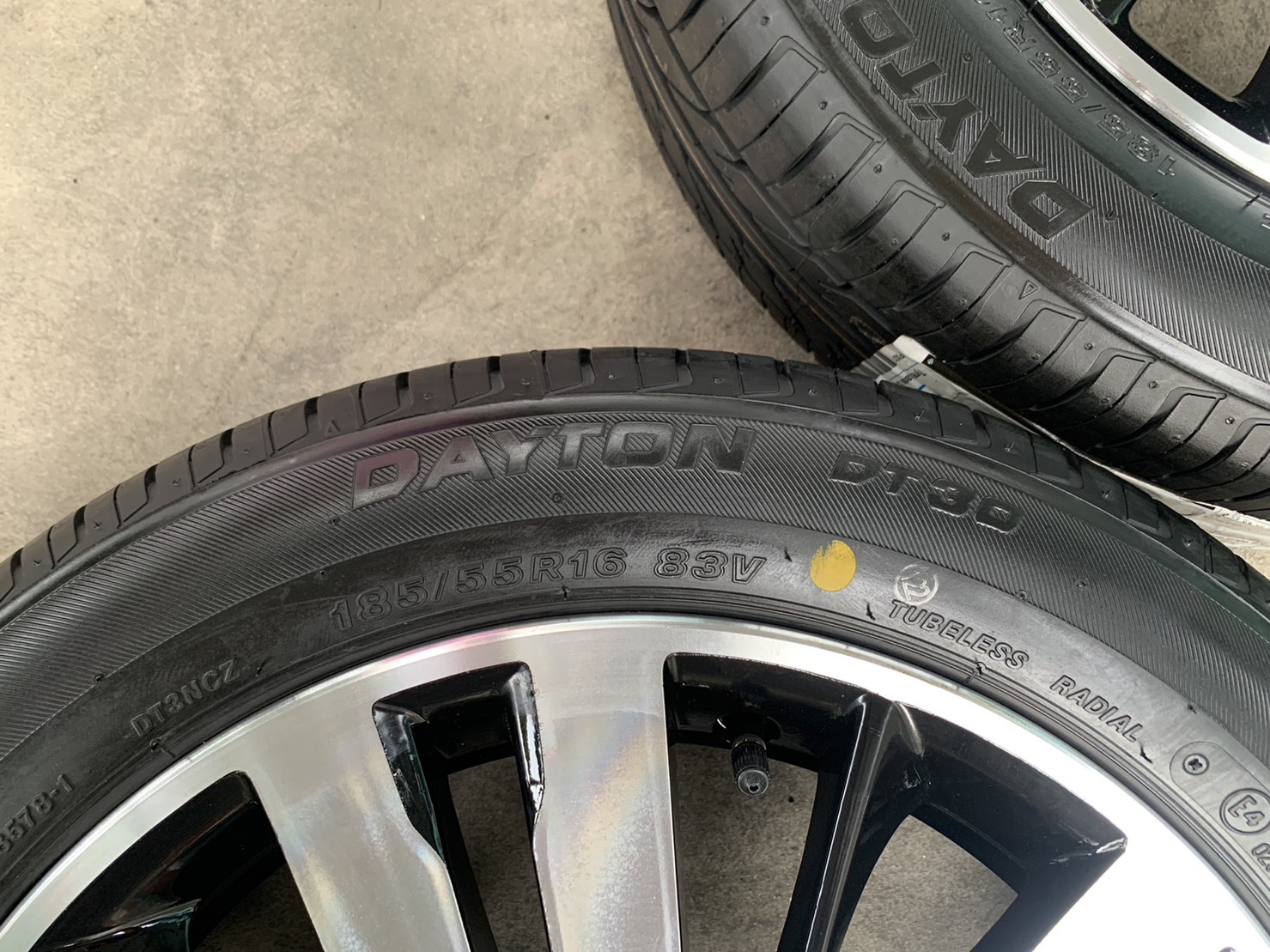 ล้อแม็ก Honda Jazz GK ตัวท็อป ขอบ 16 ดำหน้าเงา พร้อมยางใหม่ 185-55-16 DAYTON By Bridgestone ปี 23 ล้อแม็ก Honda Jazz GK ตัวท็อป ขอบ 16 ดำหน้าเงา พร้อมยางใหม่ 185-55-16 DAYTON By Bridgestone ปี 23